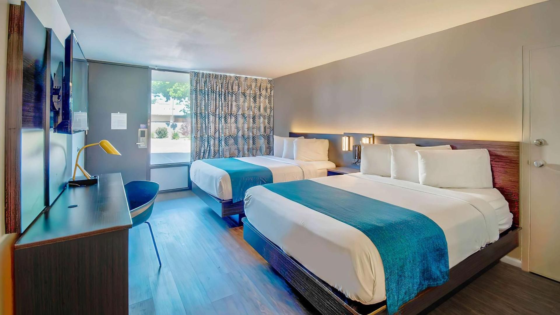 2 Queen Beds | Non-Smoking