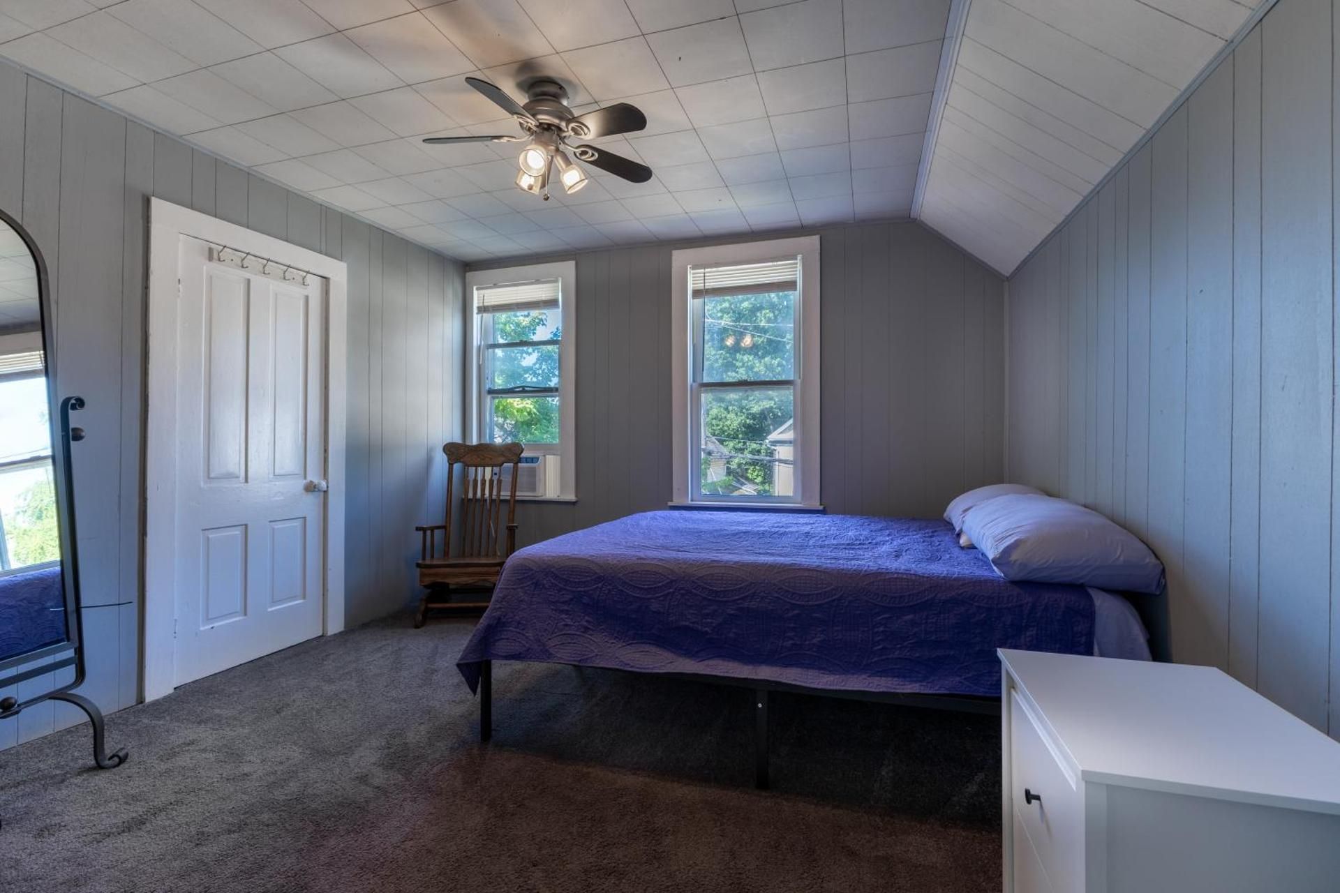 Queen Room with Shared Bathroom