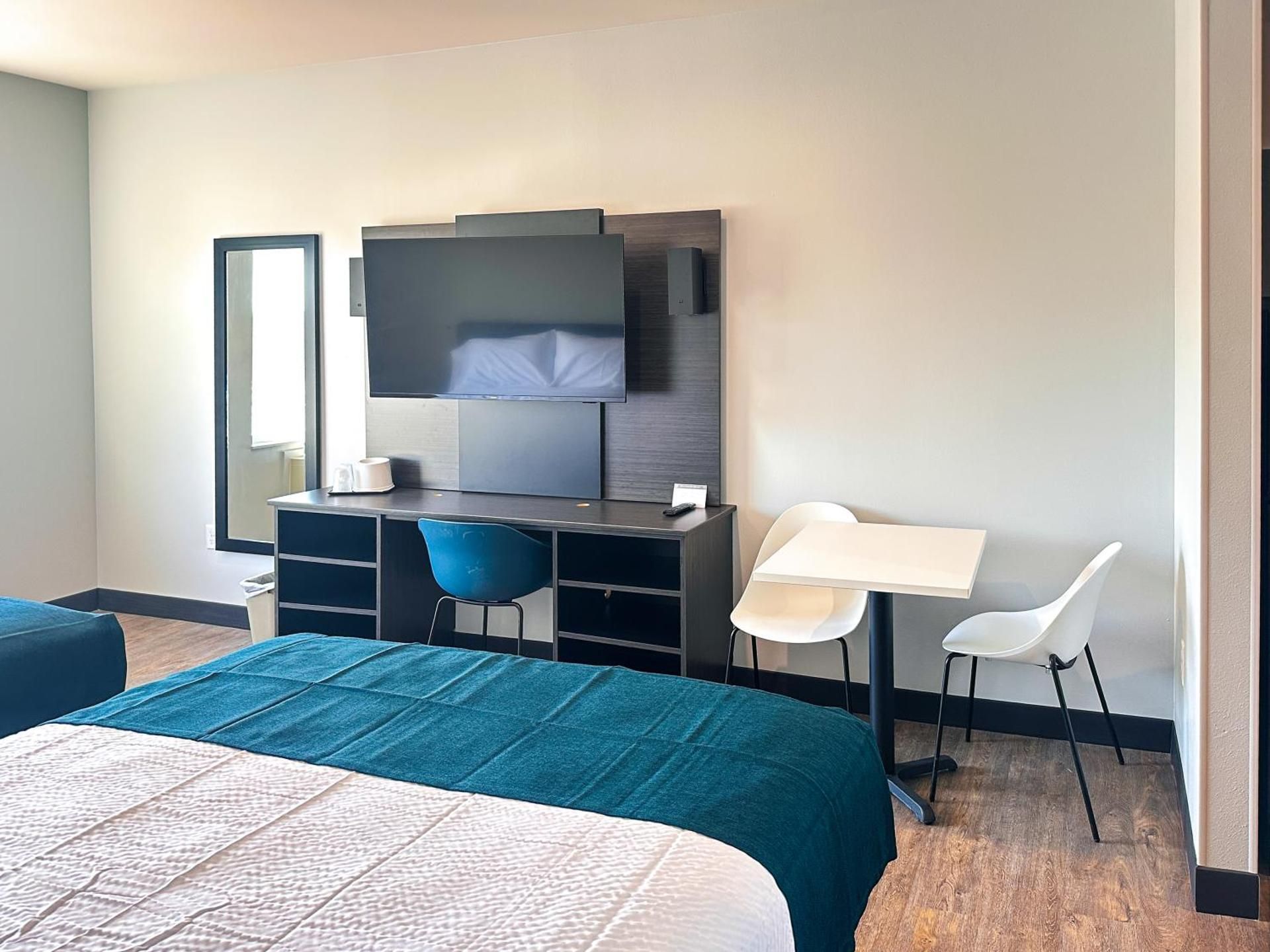 2 Queen Beds | Non-Smoking, Kitchen