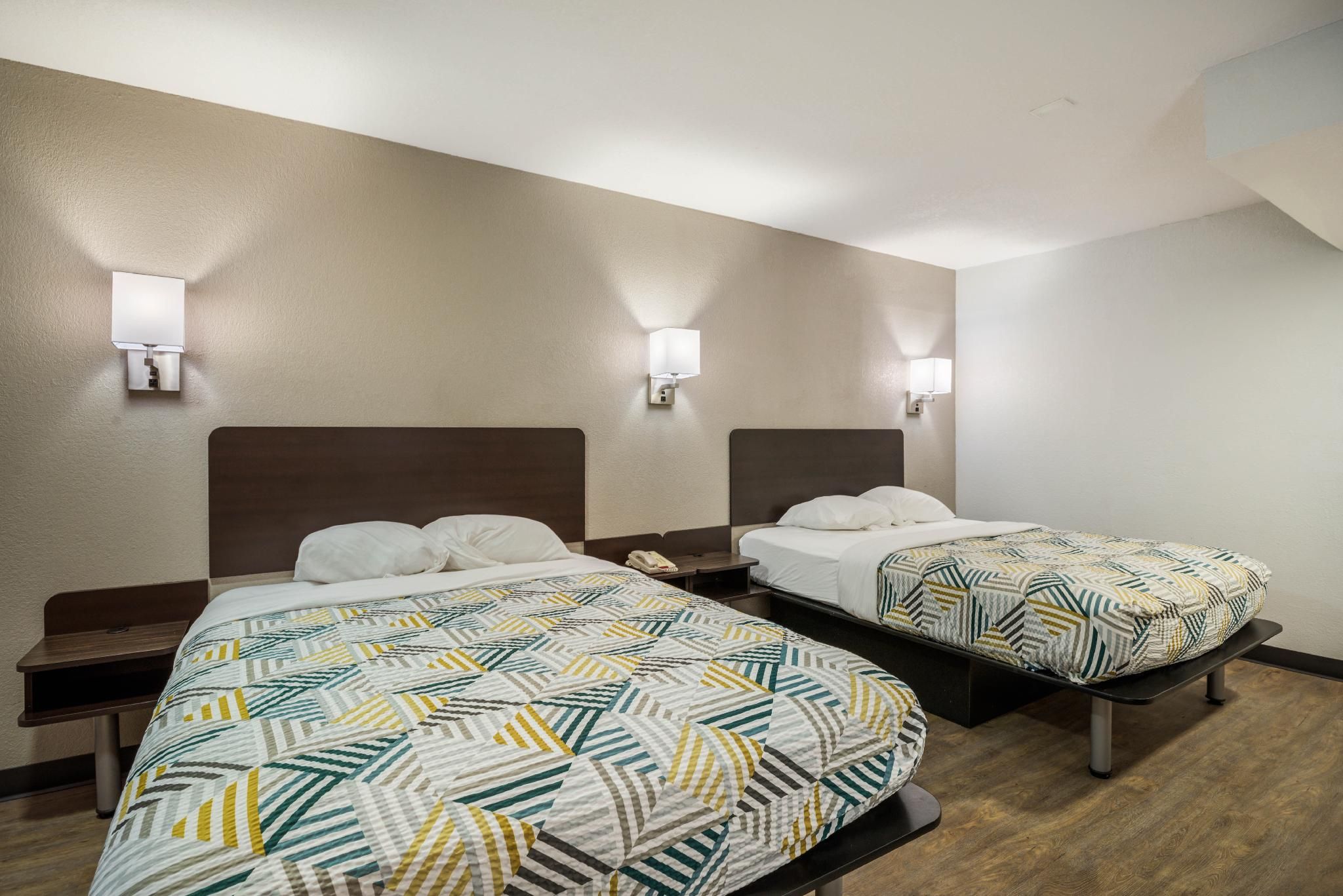 2 Full Beds | Smoking, Micfridge