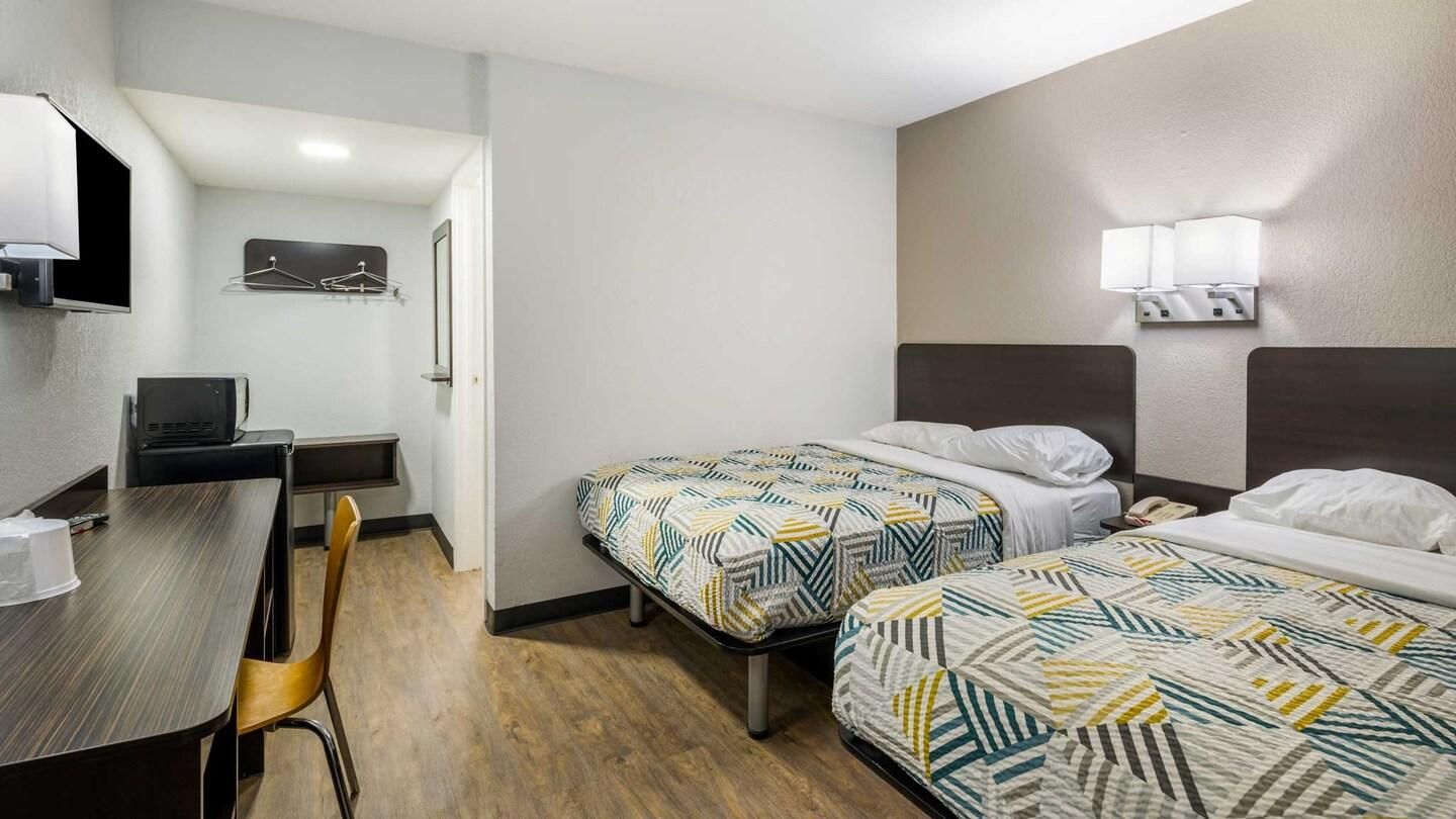 2 Full Beds | Non-Smoking, Micfridge