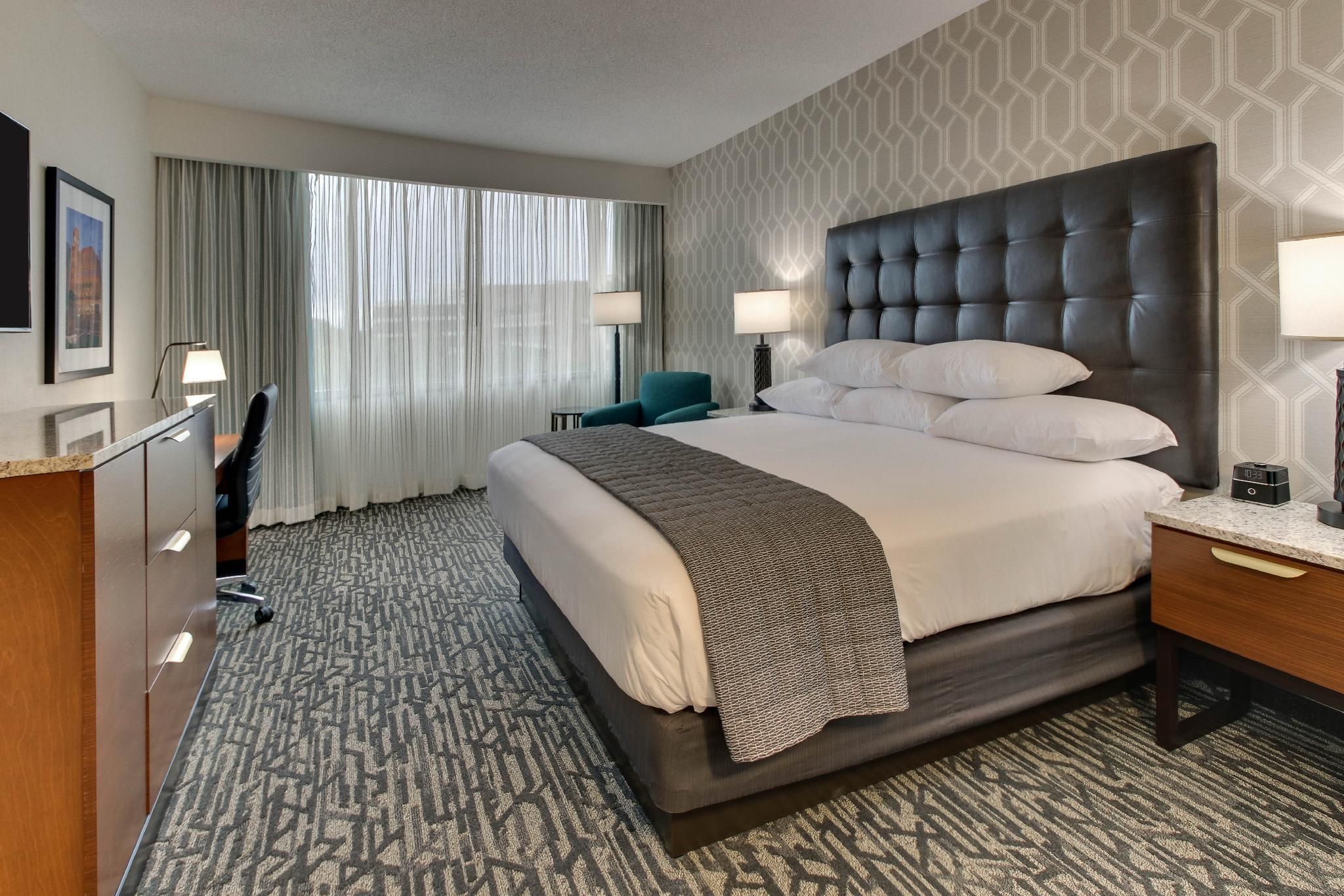 1 King Bed Suite, 2 Rooms with Sofa Sleeper