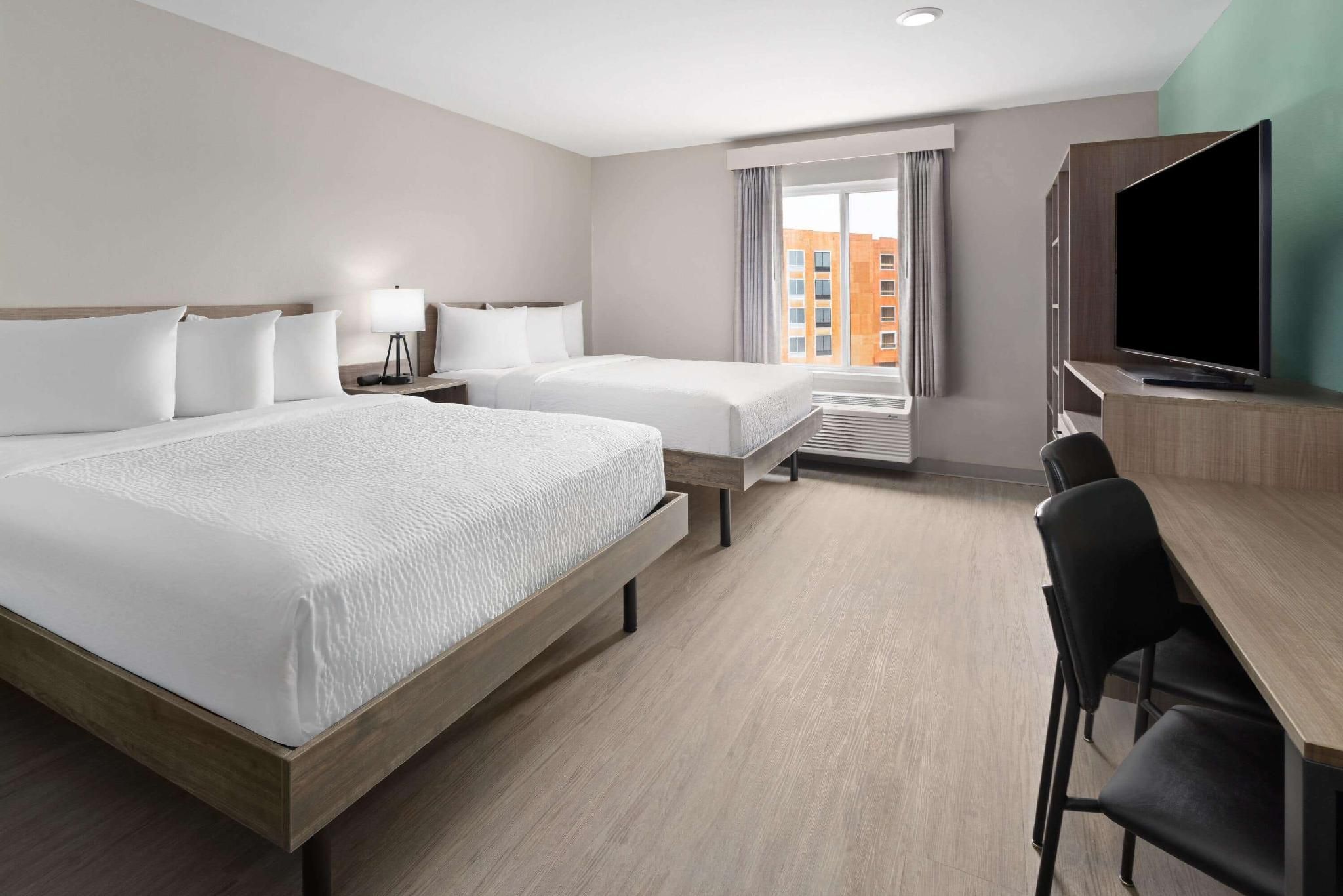 2 Queen Beds, Suite, Non-Smoking