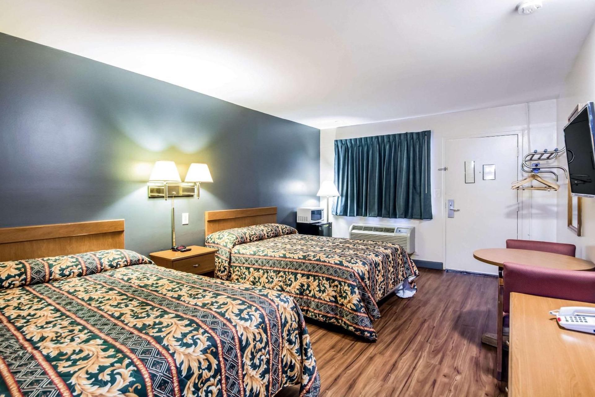 Double Room with Two Double Beds - Smoking