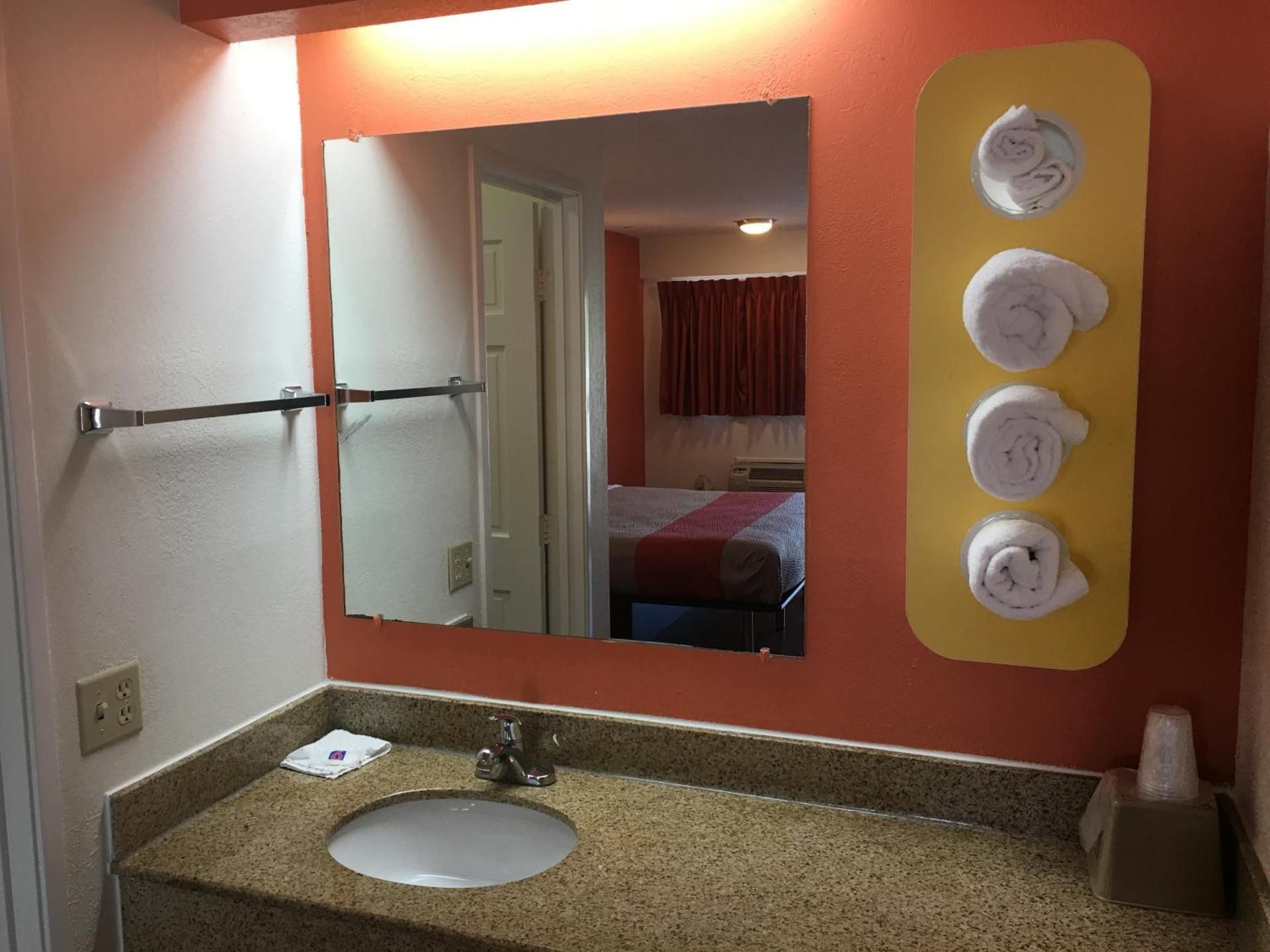 King Room - Disability Access - Smoking