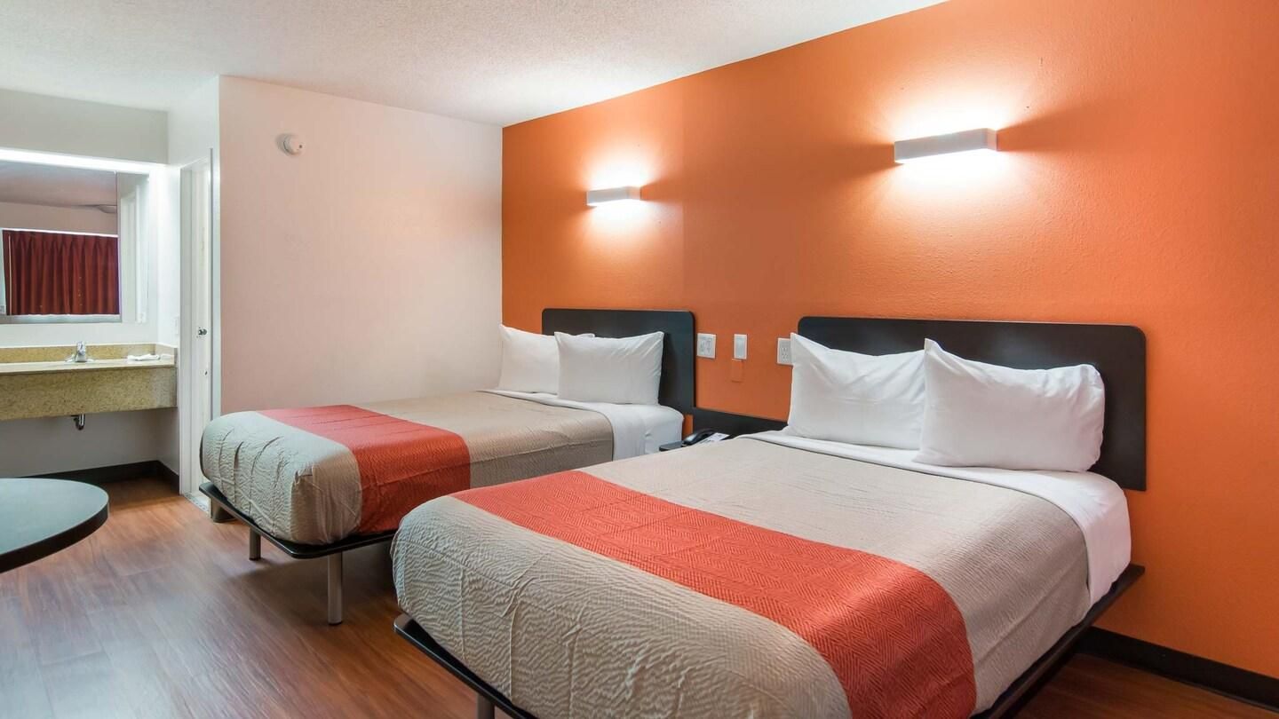 2 Full Beds | Non-Smoking, Micfridge