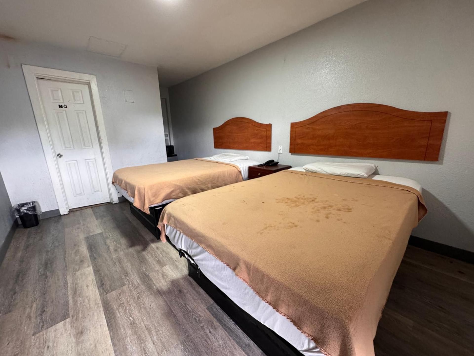 2 Full Bed