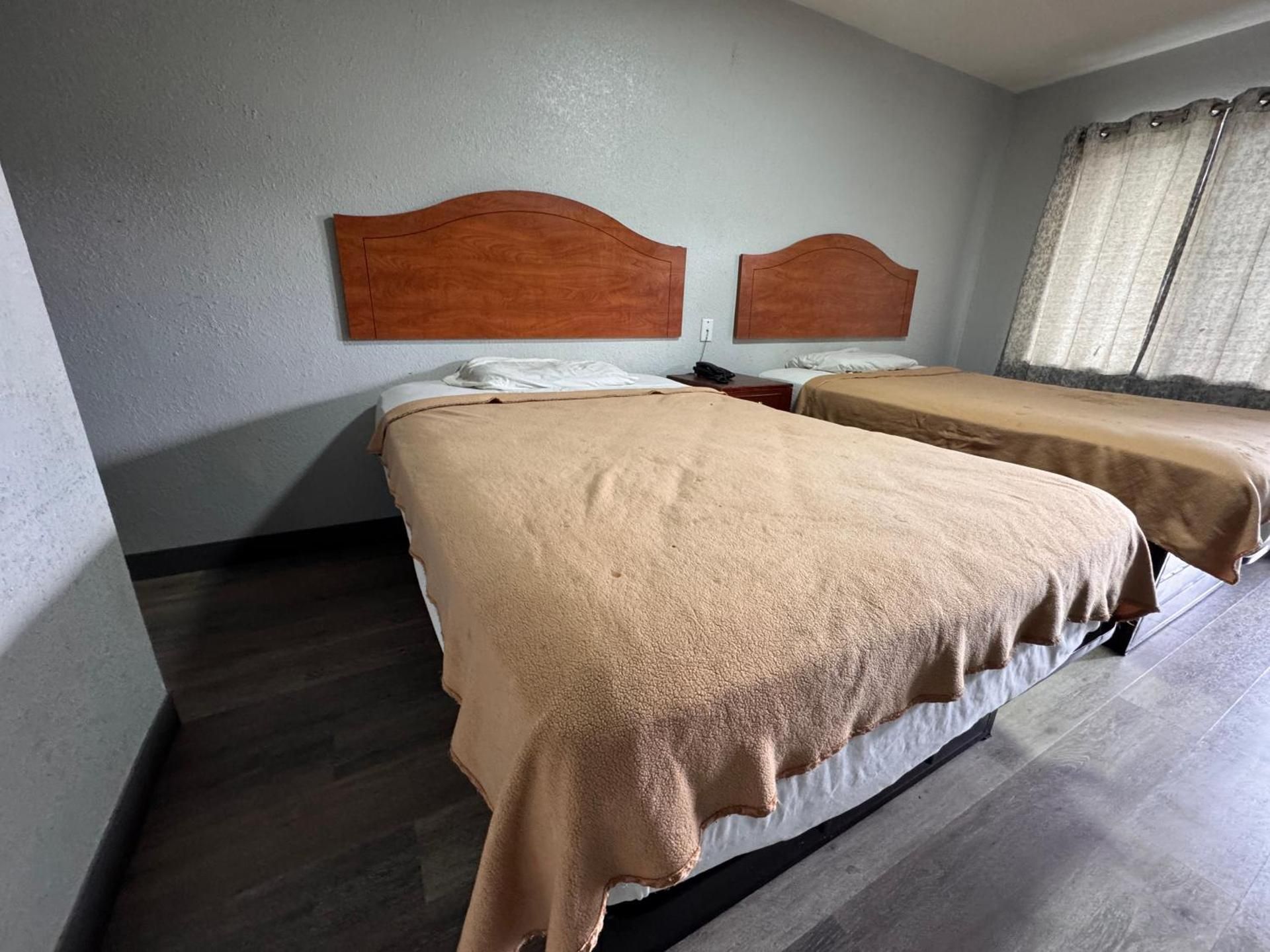 2 Full Bed