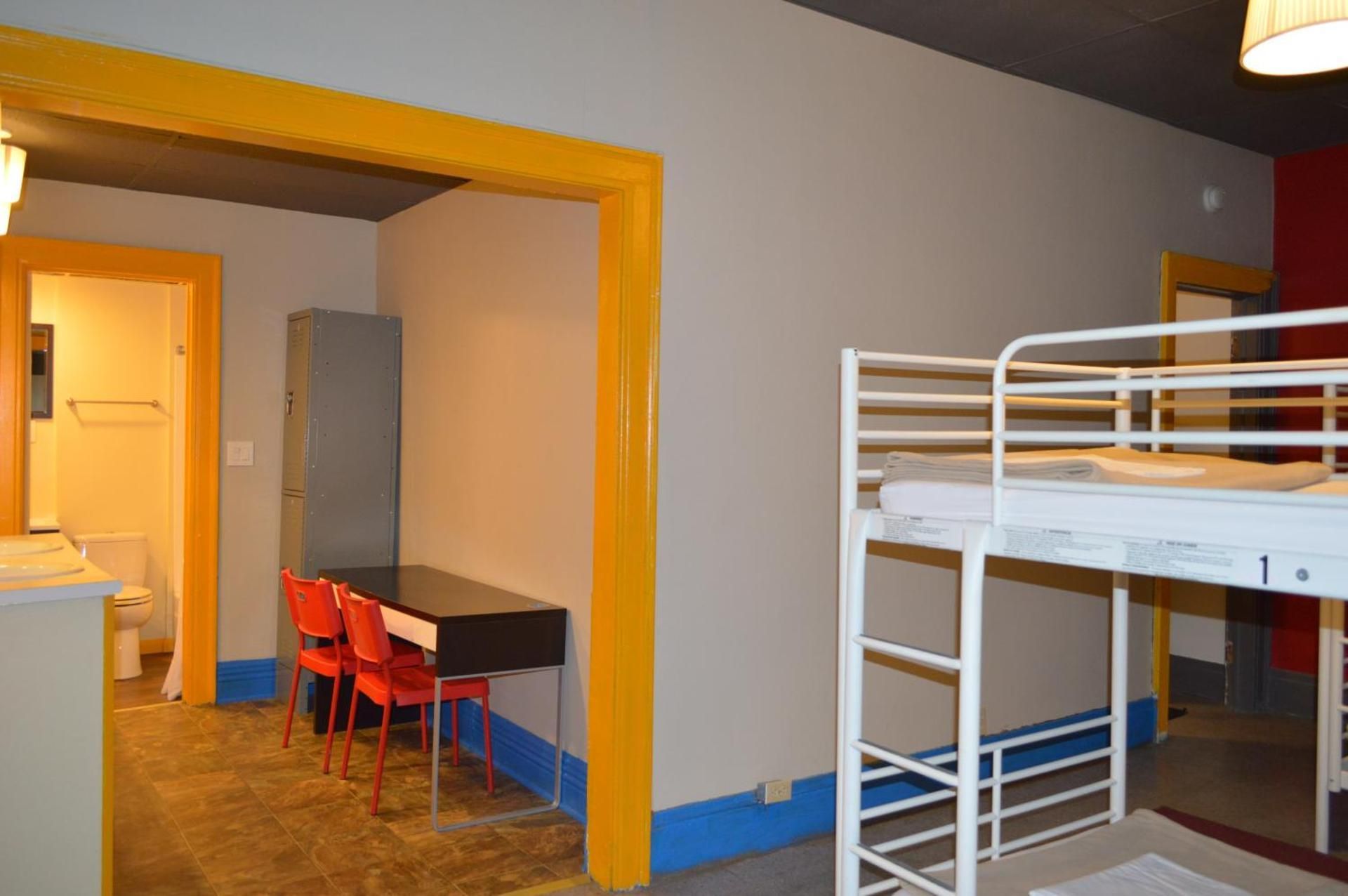 Gorge View  Single Bed in Female Dormitory Room 3