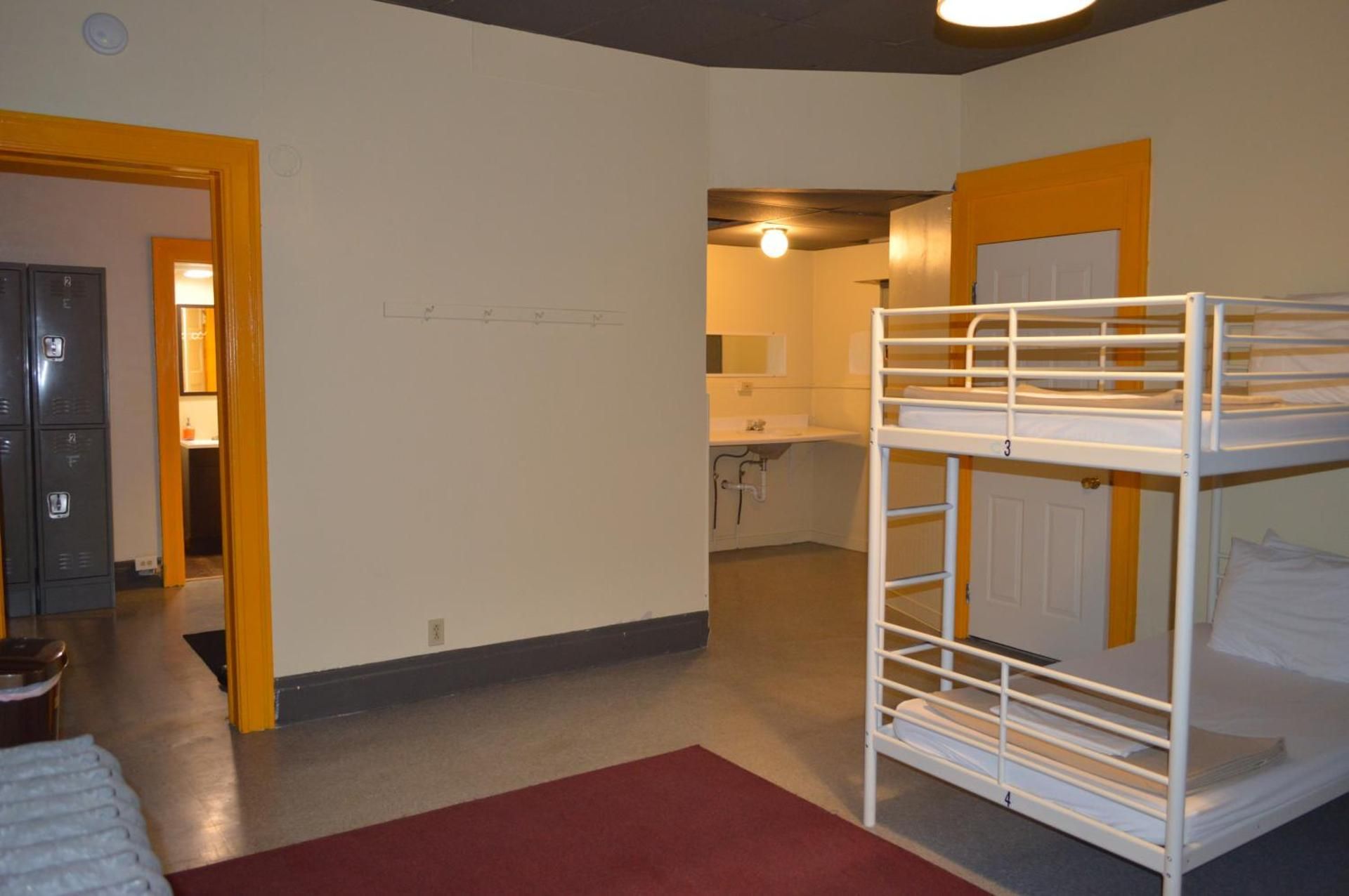 Single Bed in Mixed Dormitory Room