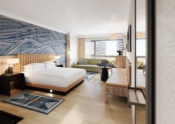 Corner King Room with Balcony
