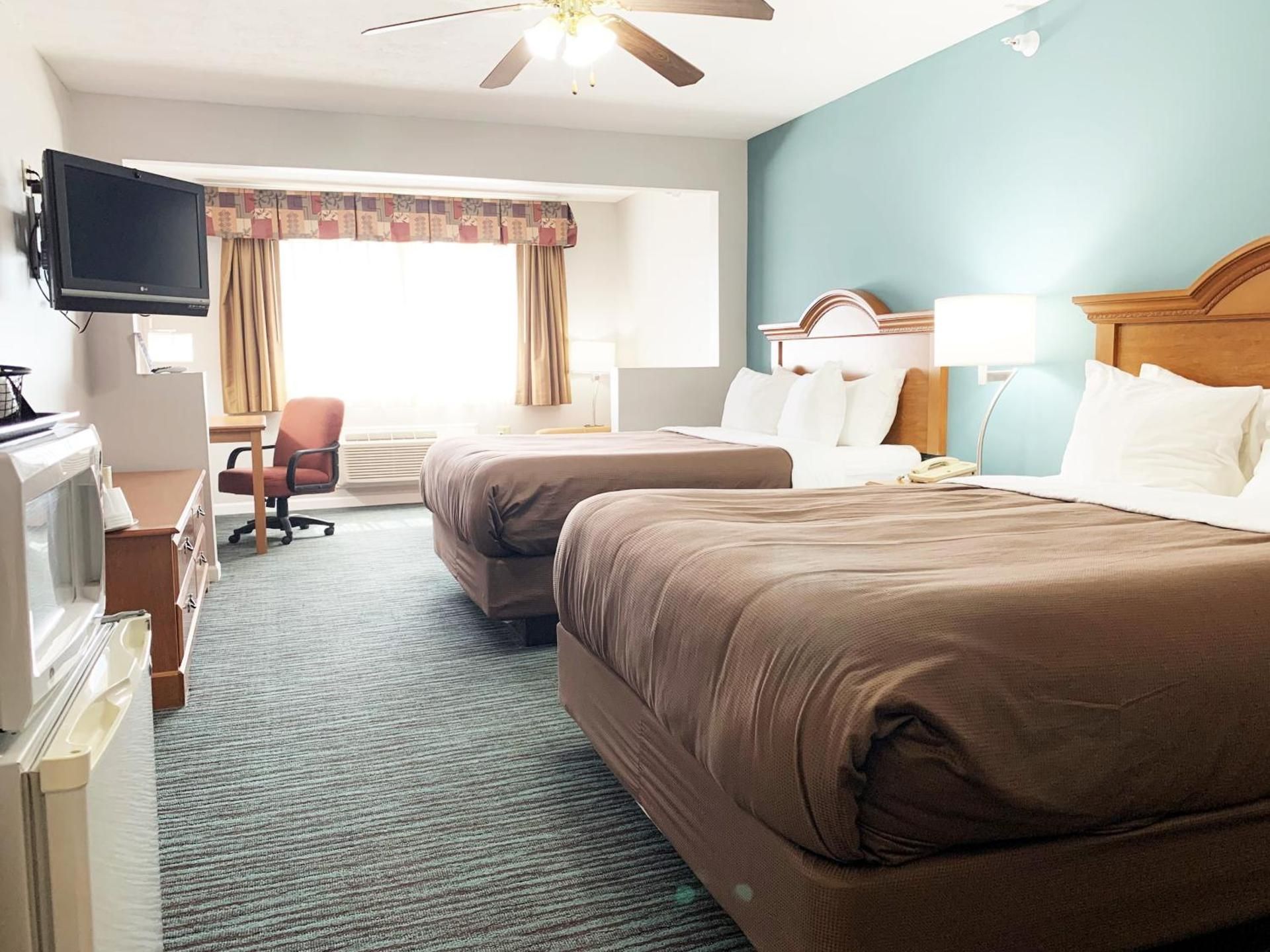 Queen Suite with Two Queen Beds