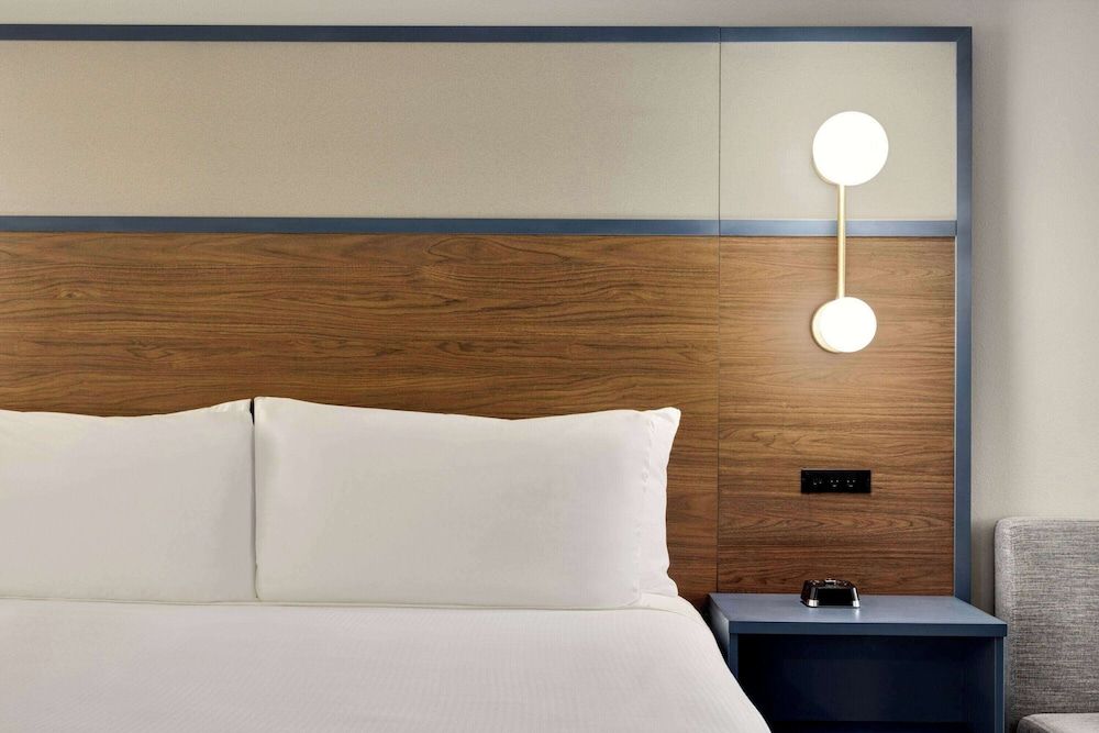 Deluxe Room, 1 King Bed