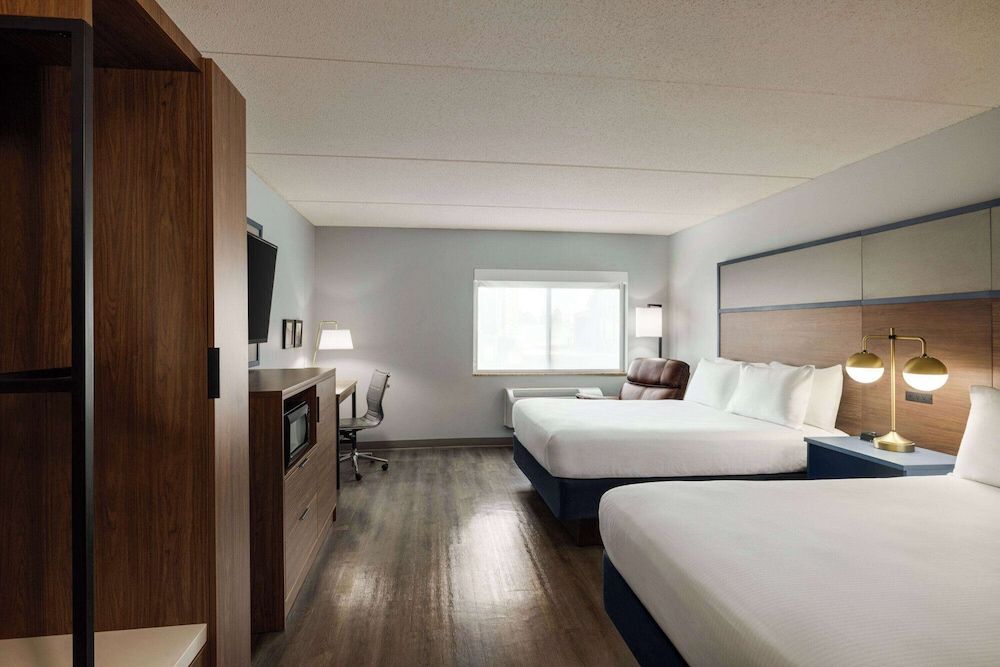 Room, 2 Queen Beds (Mobility Accessible Room)