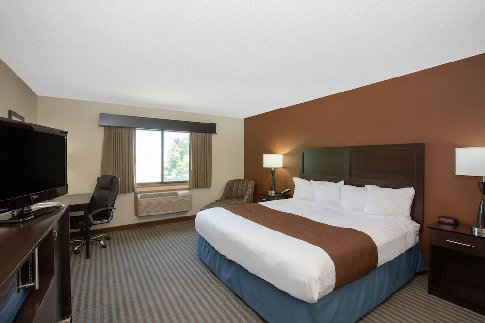 Room, 1 King Bed, Non Smoking