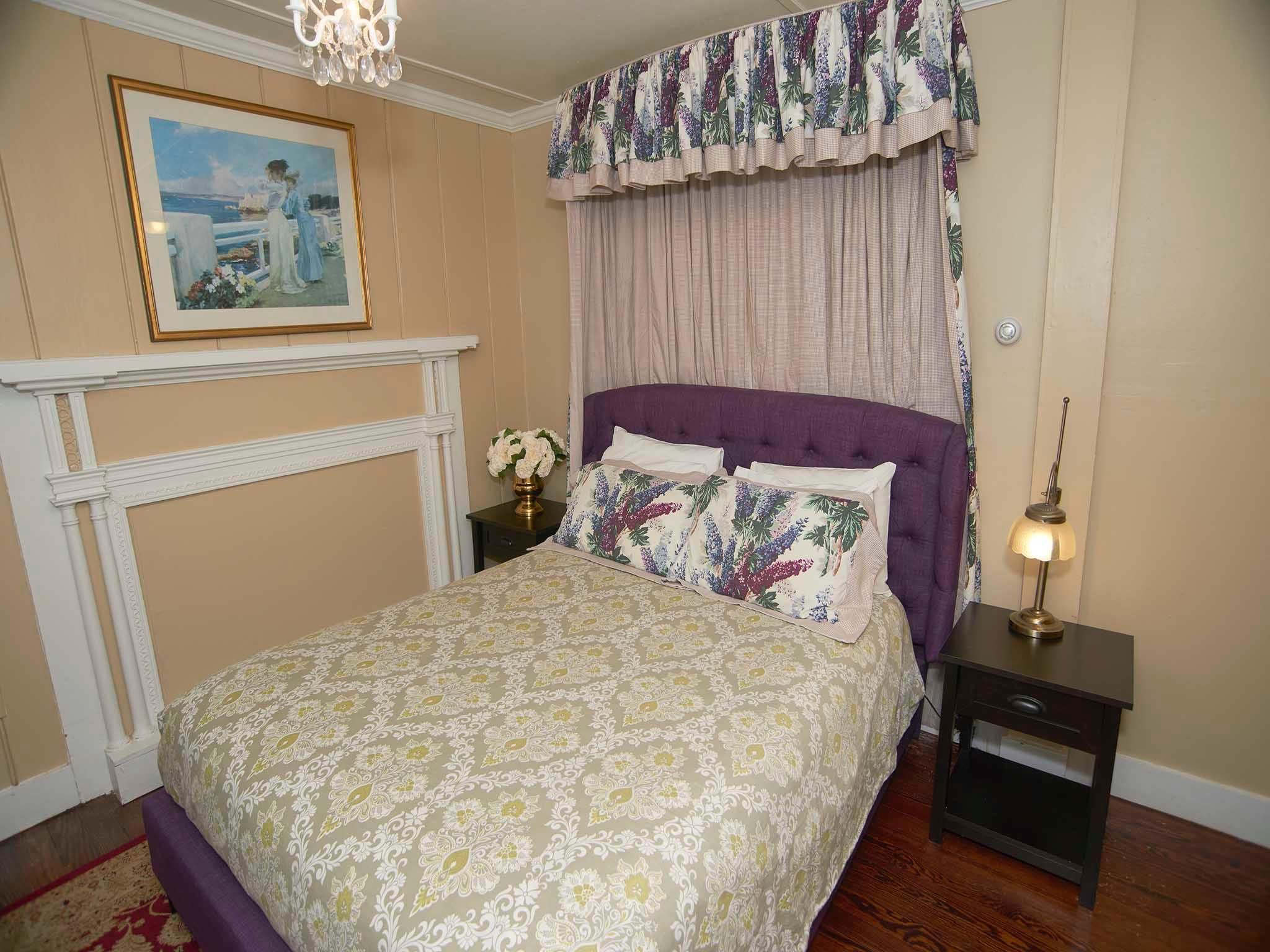 The Manor 115 Queen (no p-Double room-Ensuite-Standard