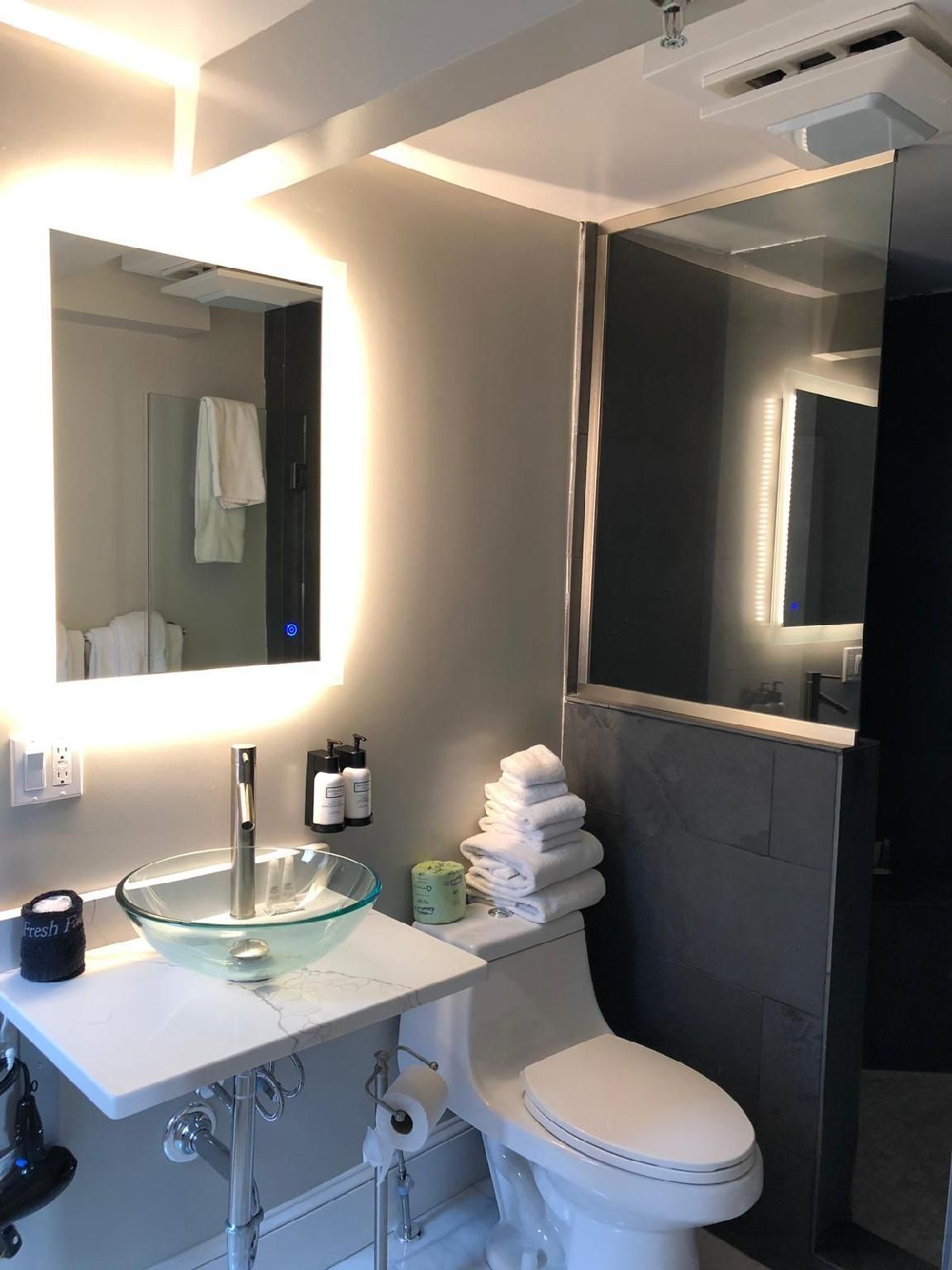The House 5 Two Queen-Apartment-Ensuite with Shower