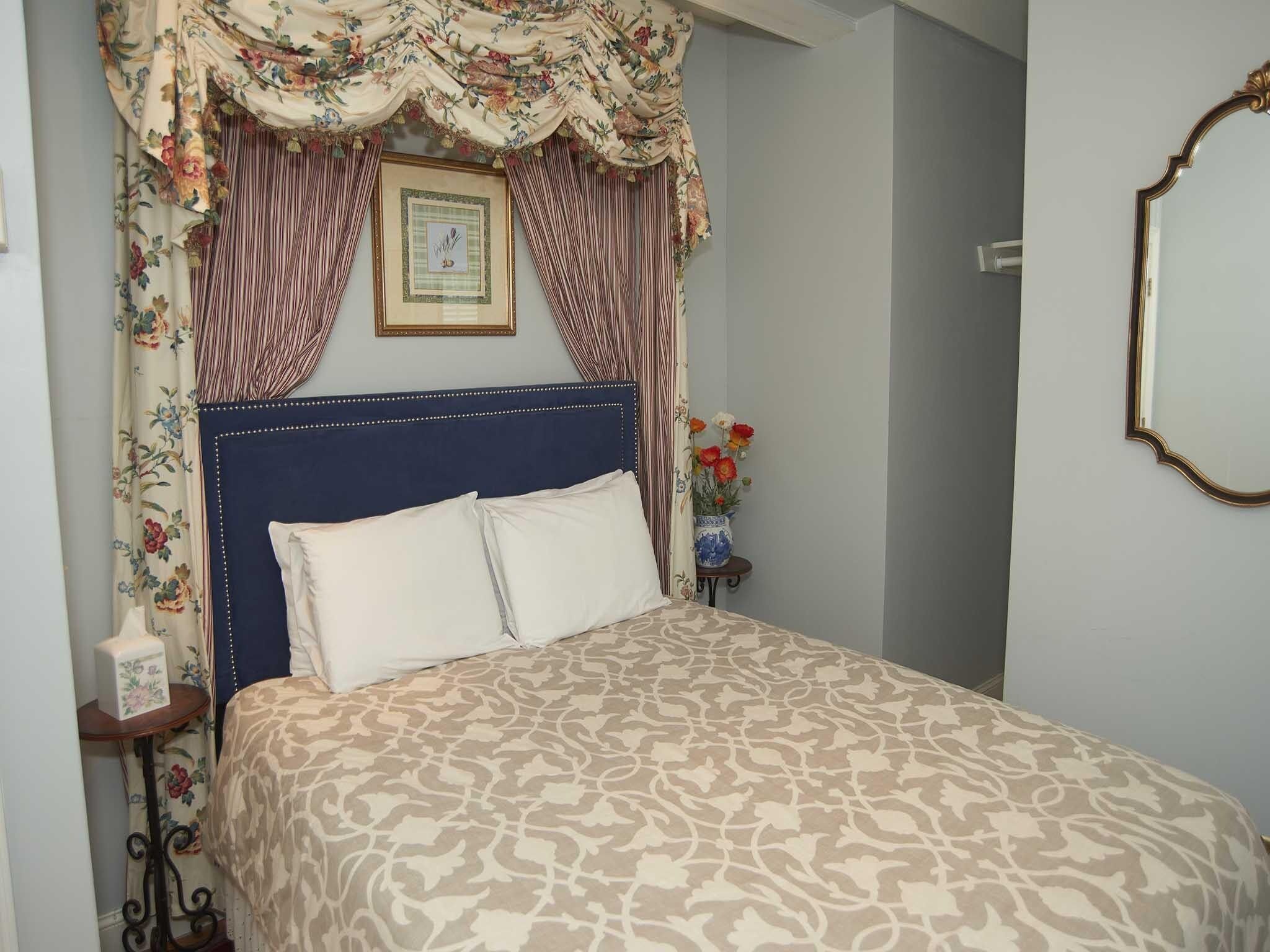 The Inn 11 Queen (no pets-Double room-Ensuite-Standard