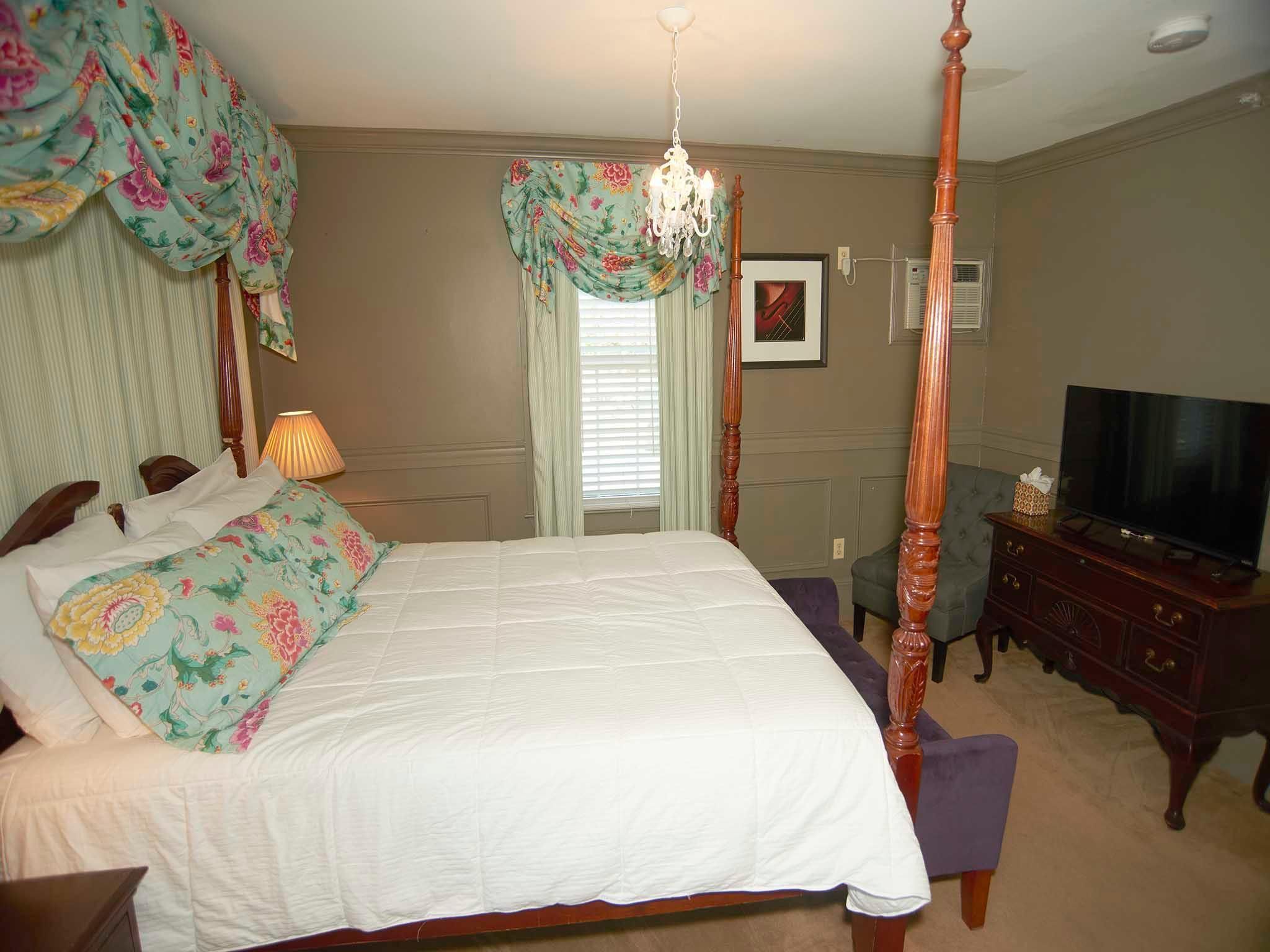 The Manor 124 Junior Suit-Double room-Ensuite-Standard