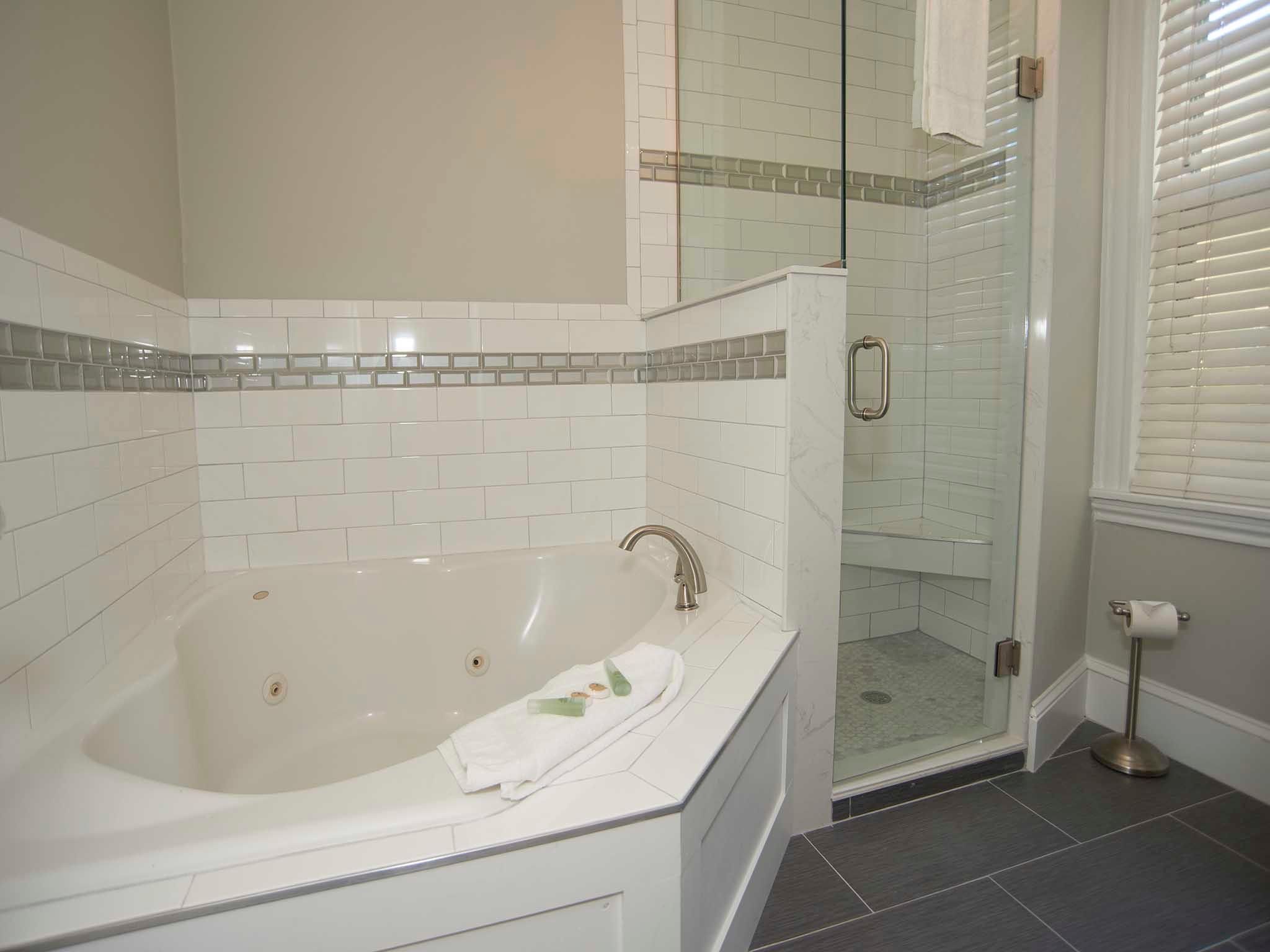 The Manor 117 Jacuzzi Roo-Double room-Ensuite-Standard