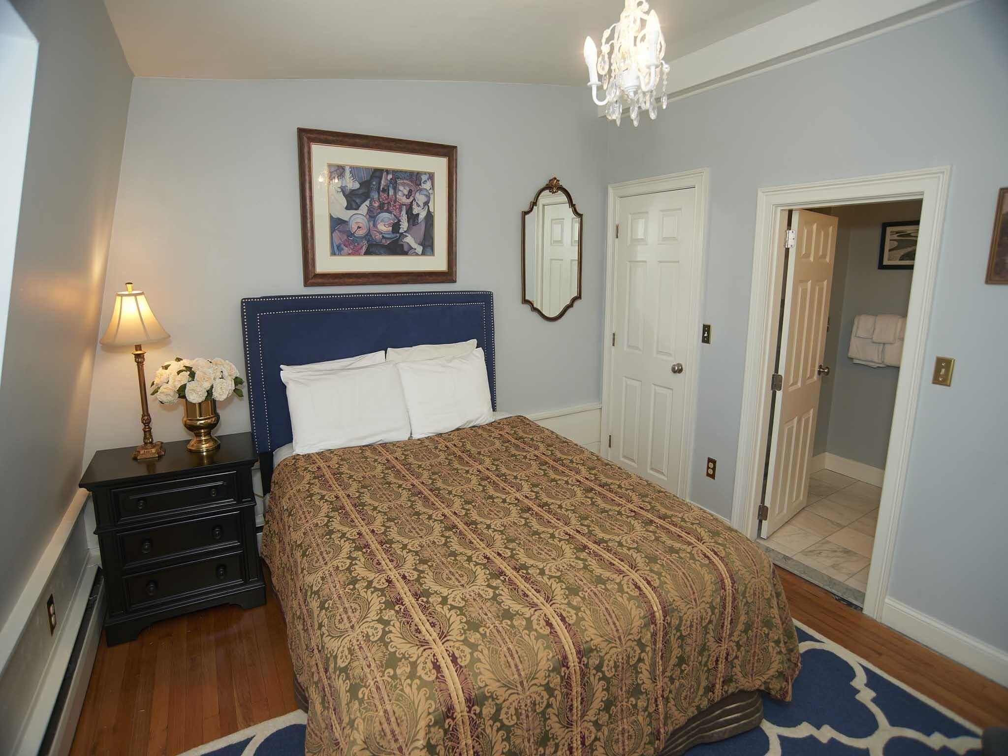 The Inn 12 Queen (no pets-Double room-Ensuite-Standard