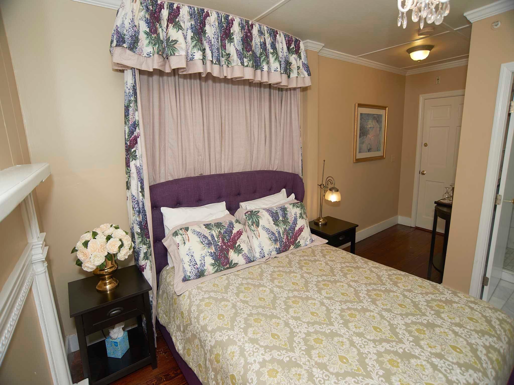 The Manor 115 Queen (no p-Double room-Ensuite-Standard