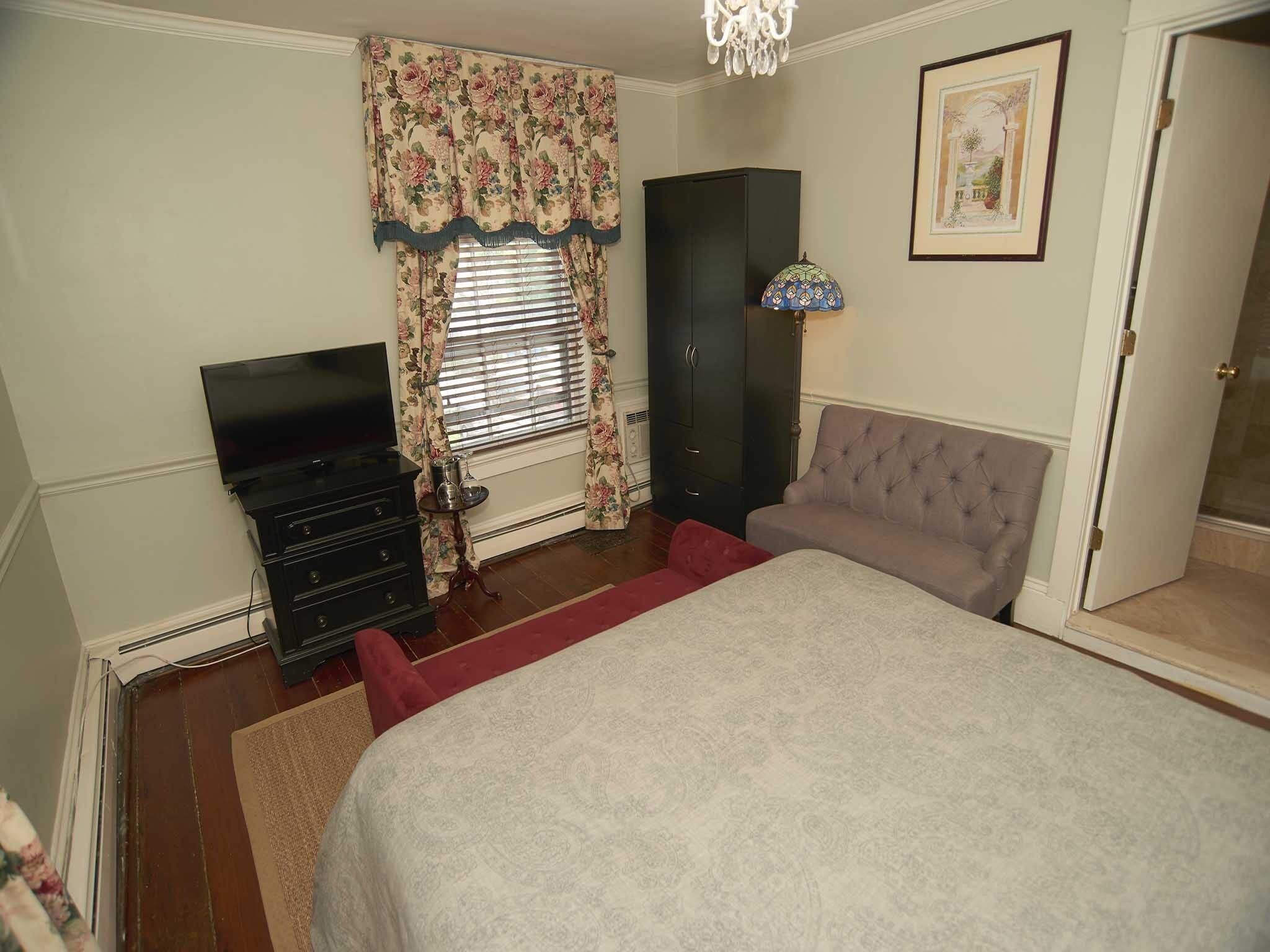 The Inn 6 Queen (no pets)-Double room-Ensuite-Standard