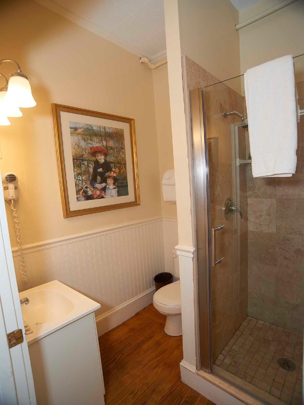 The Manor 112 Queen (no p-Double room-Ensuite-Standard