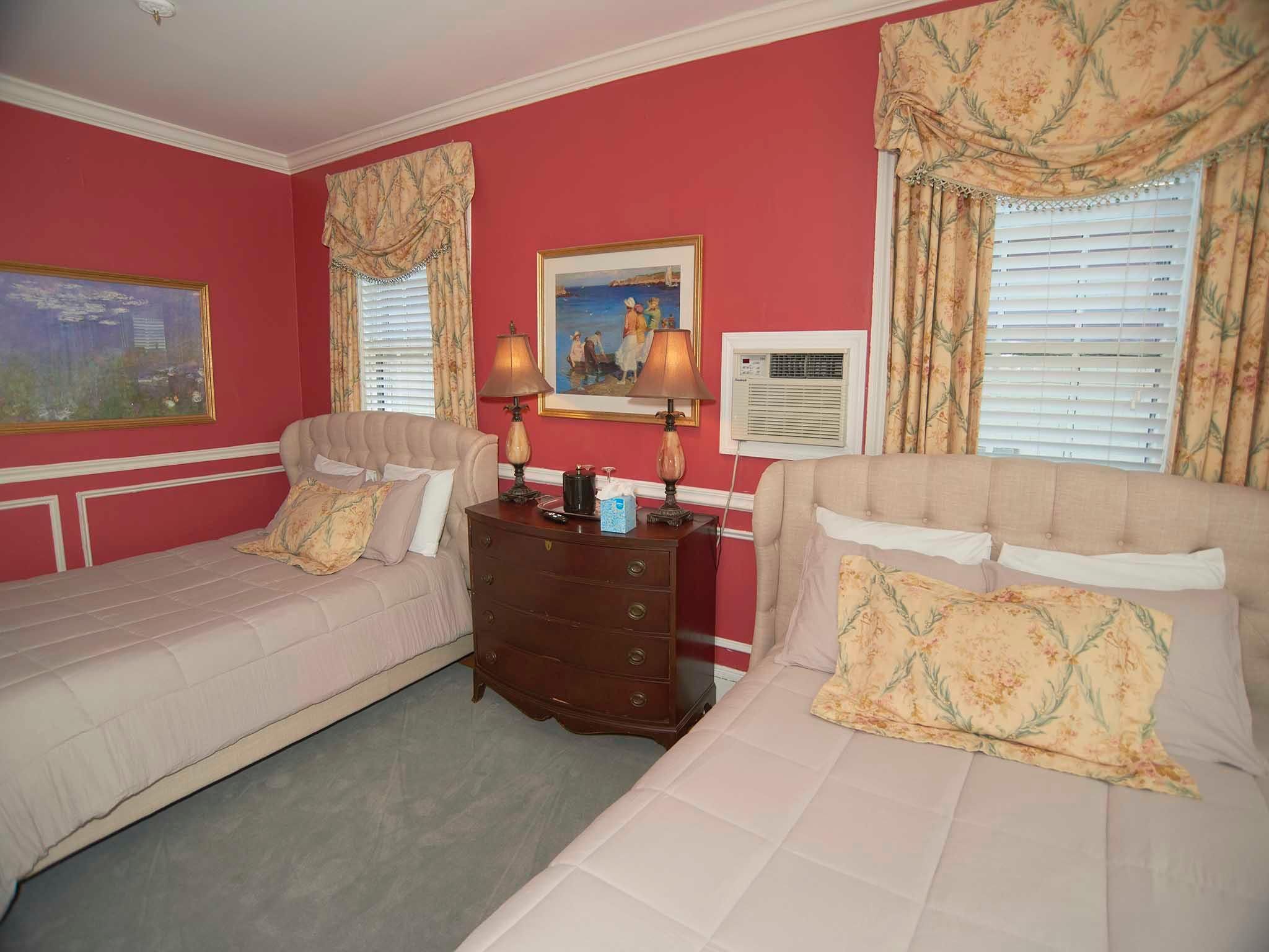 The Manor 120 Luxury Quee-Quad room-Ensuite-Standard