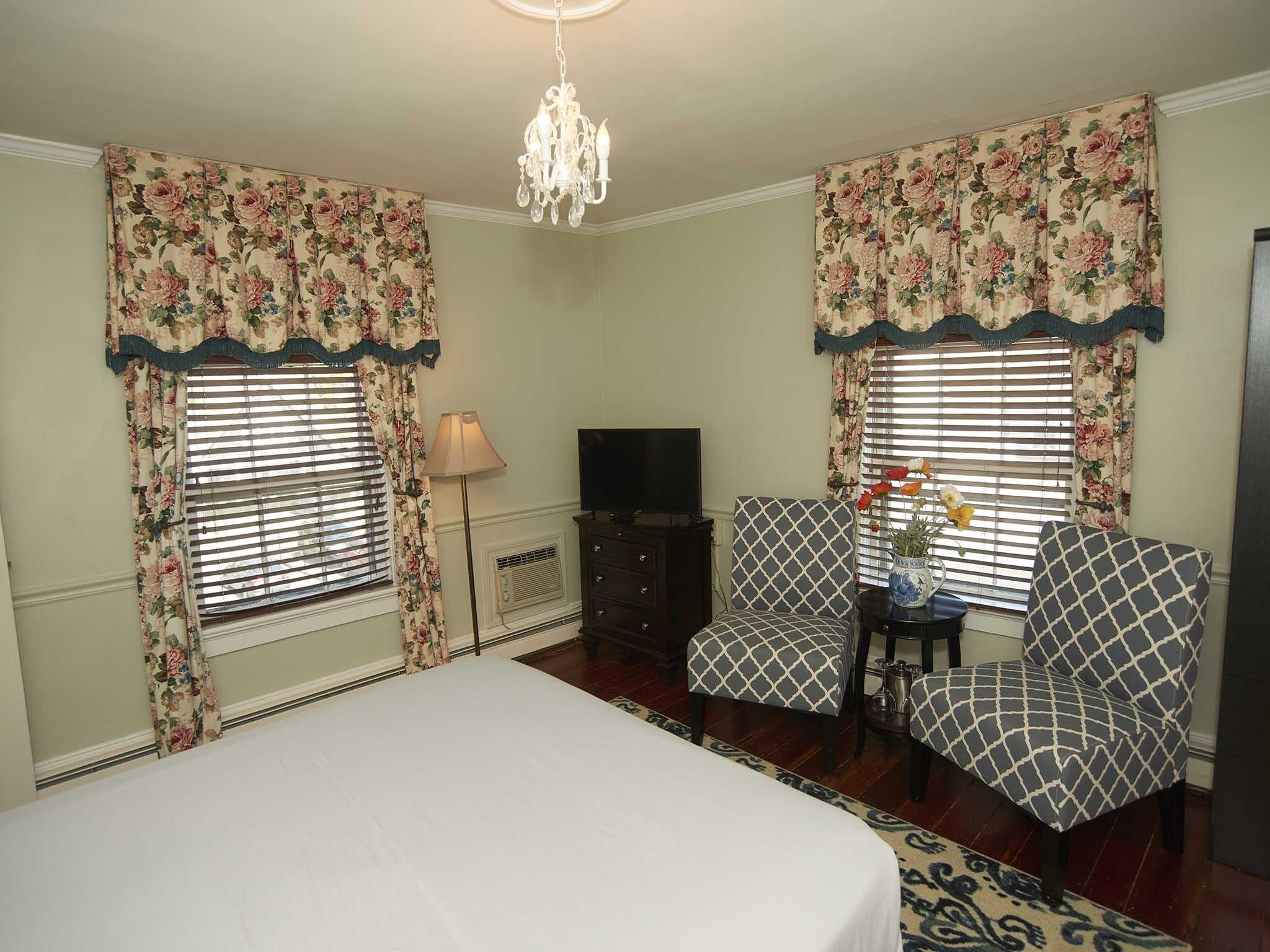 The Inn 5 Queen (no pets)-Double room-Ensuite-Standard