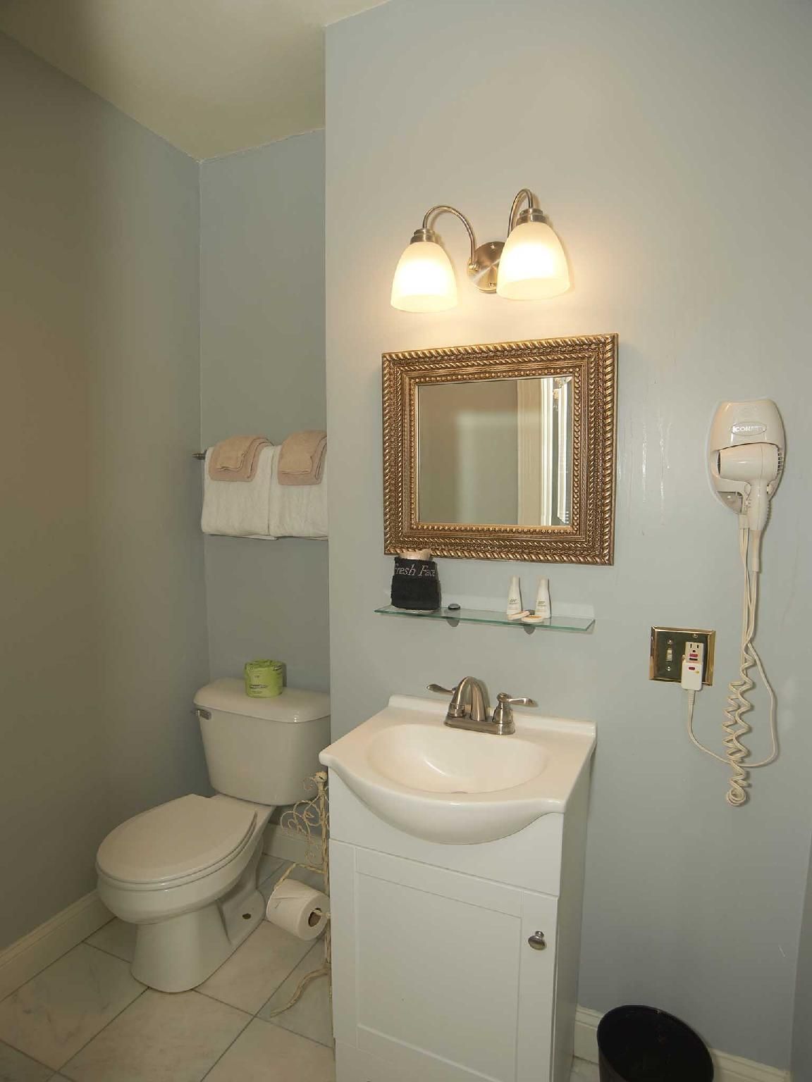 The Inn 10 Queen (no pets-Double room-Ensuite-Standard