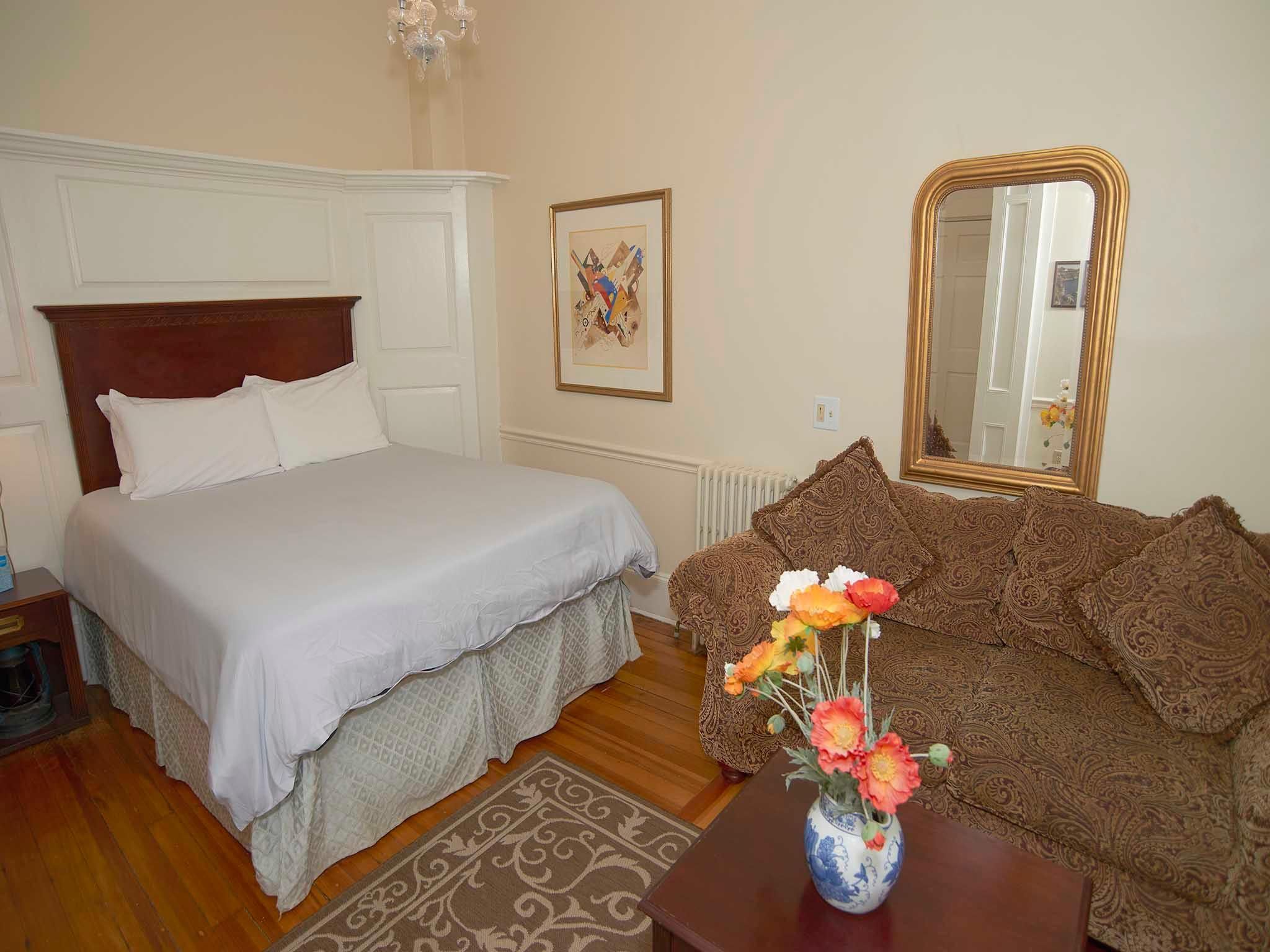 The House 6 Queen (pet fr-Double room-Ensuite-Standard
