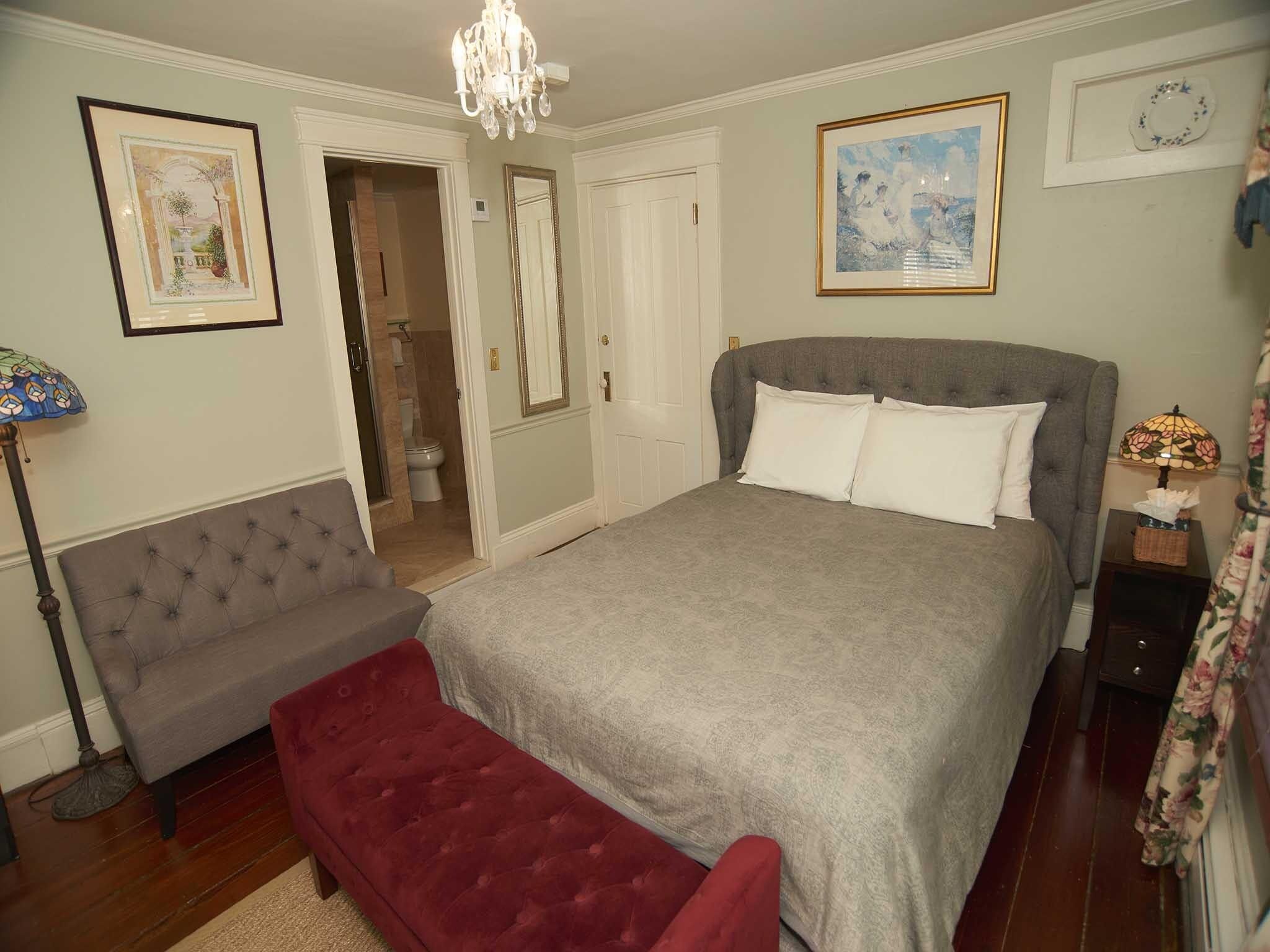 The Inn 6 Queen (no pets)-Double room-Ensuite-Standard