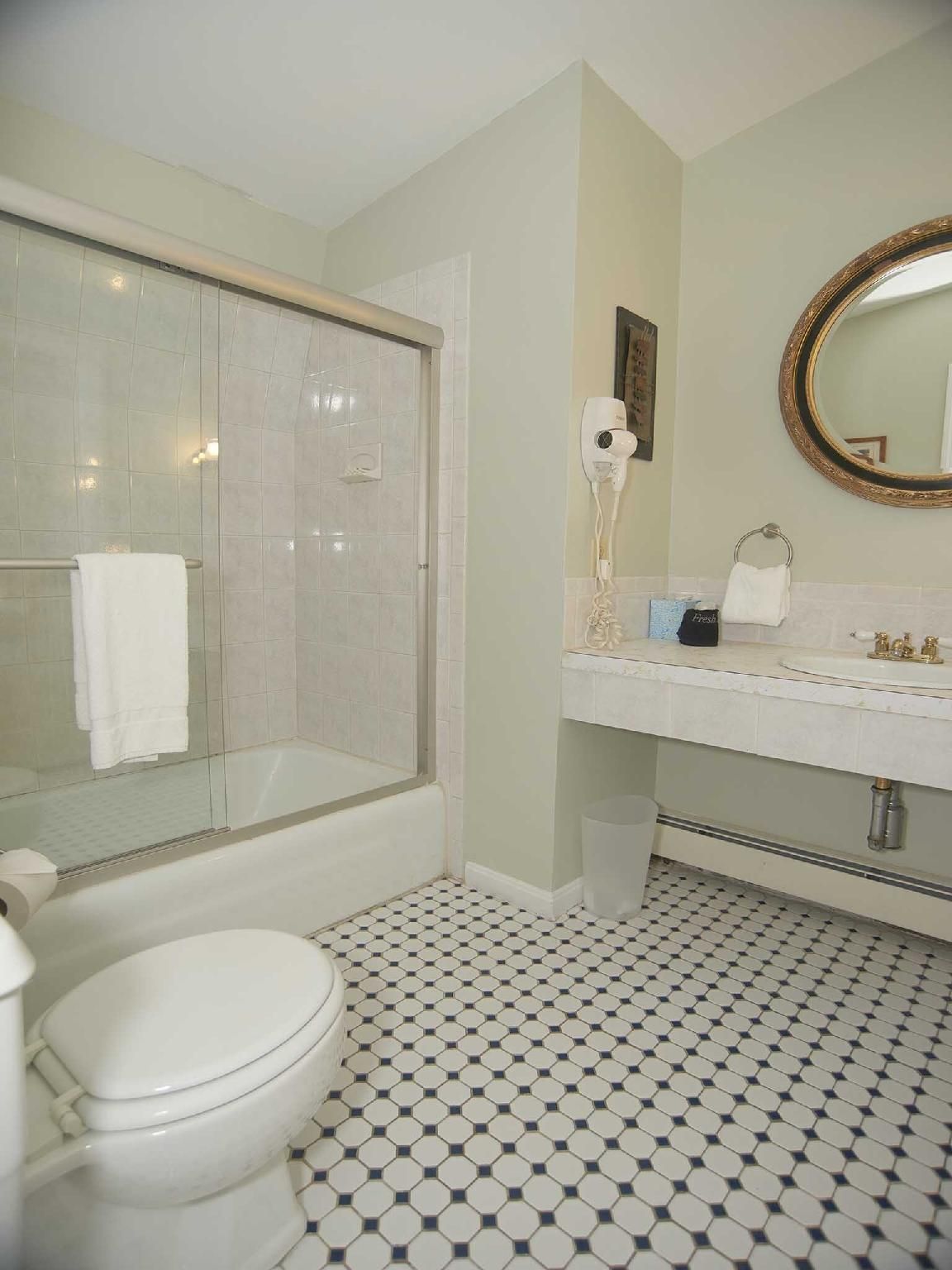 The Inn 9 Queen (no pets)-Double room-Ensuite-Standard