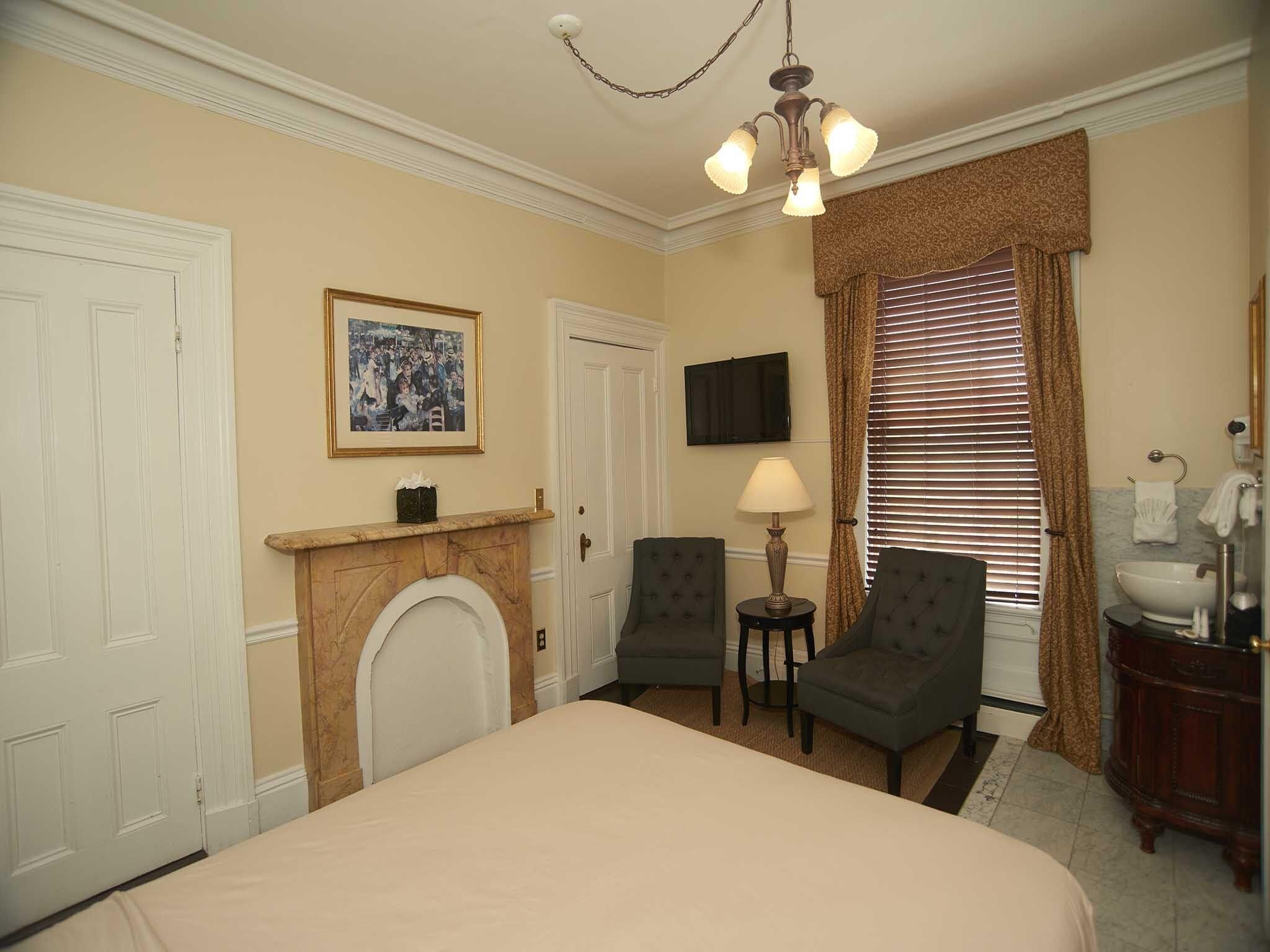 The Inn 2 Queen (no pets)-Double room-Ensuite-Standard