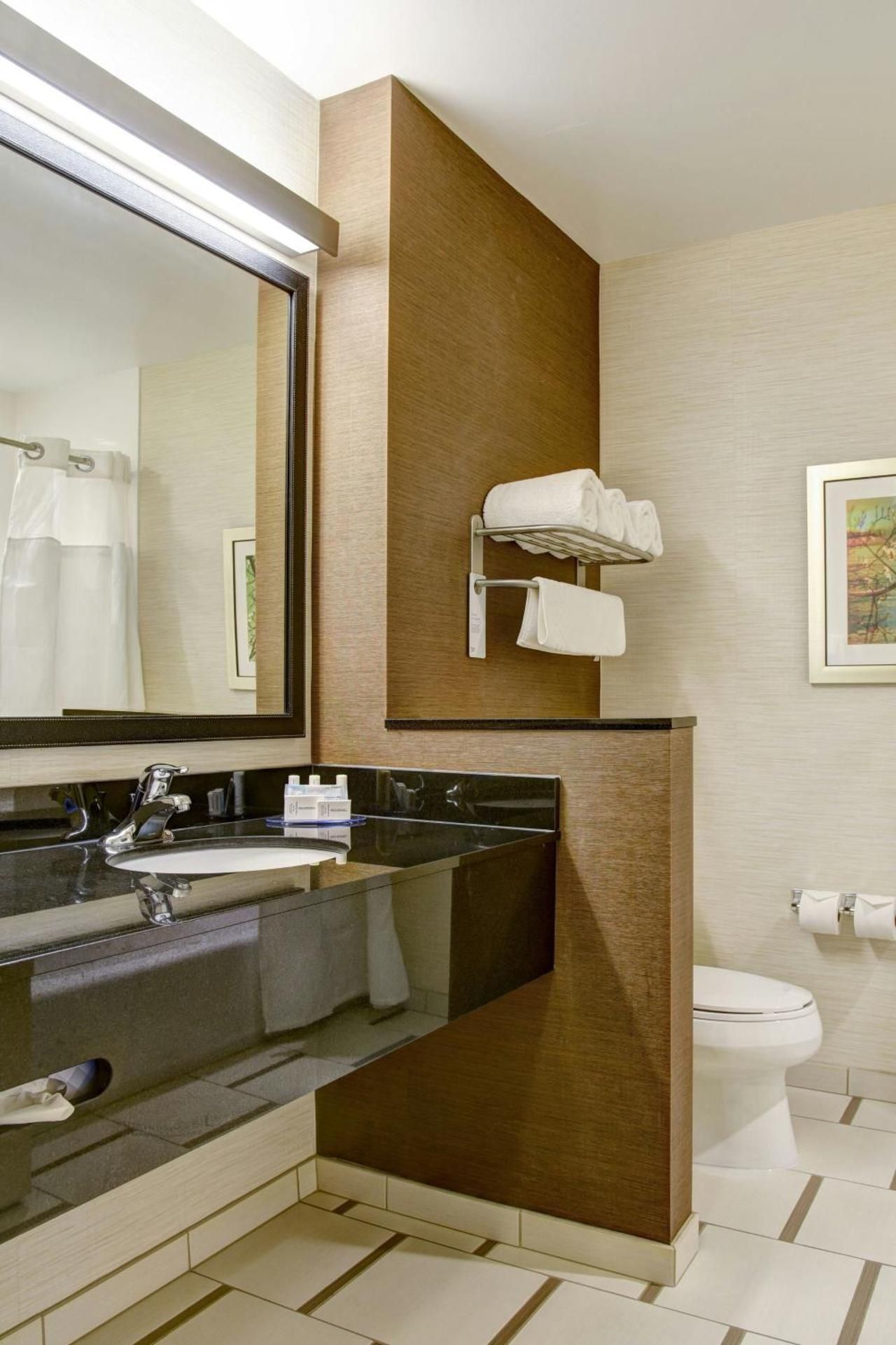 Queen Suite with Two Queen Bed