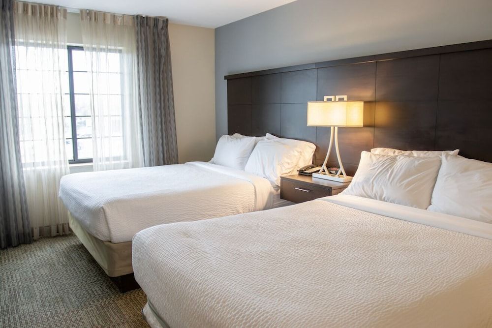 Studio Suite, 1 Queen Bed, Accessible, Kitchen (Comm, Tub)