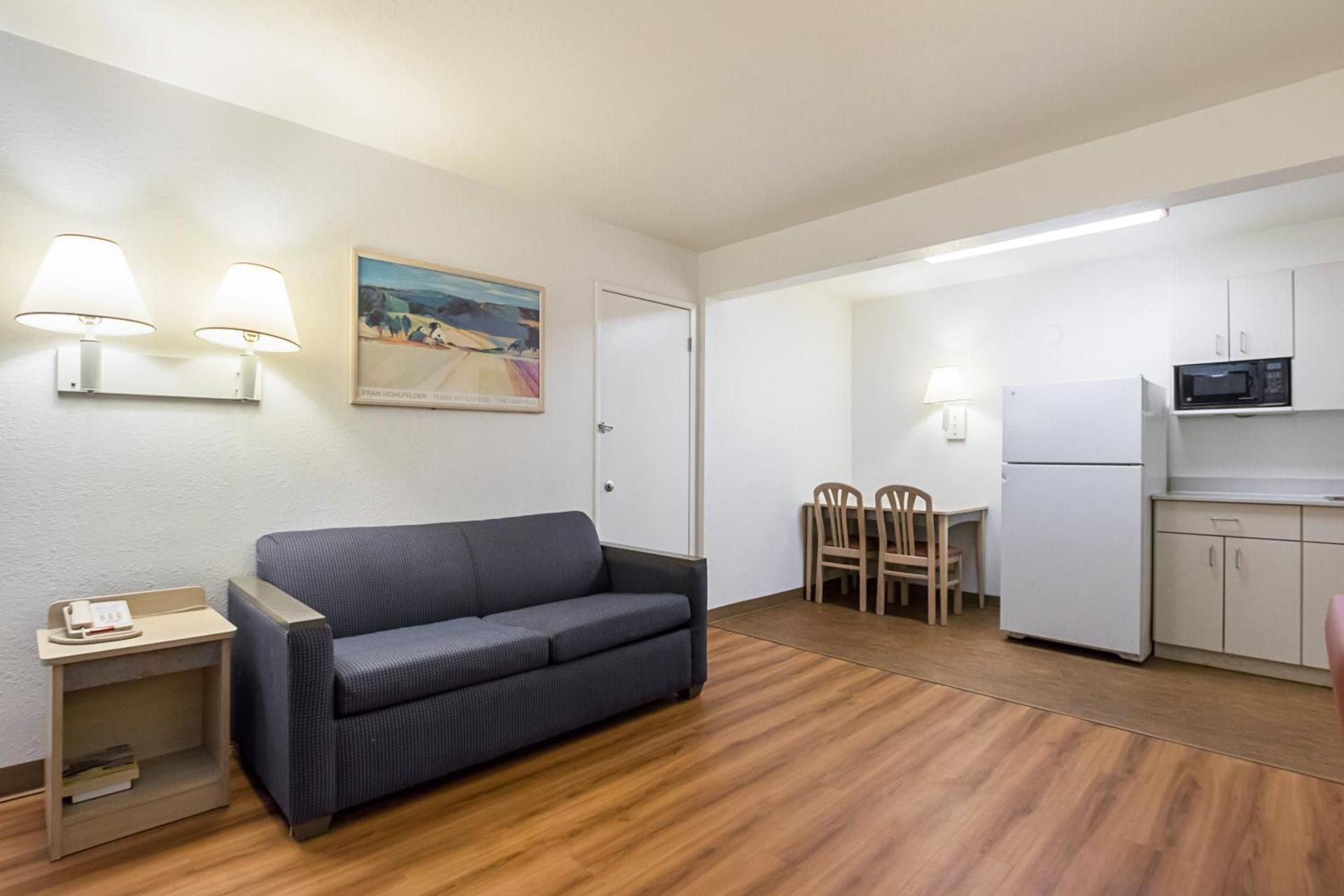 Standard Suite - Non-Smoking