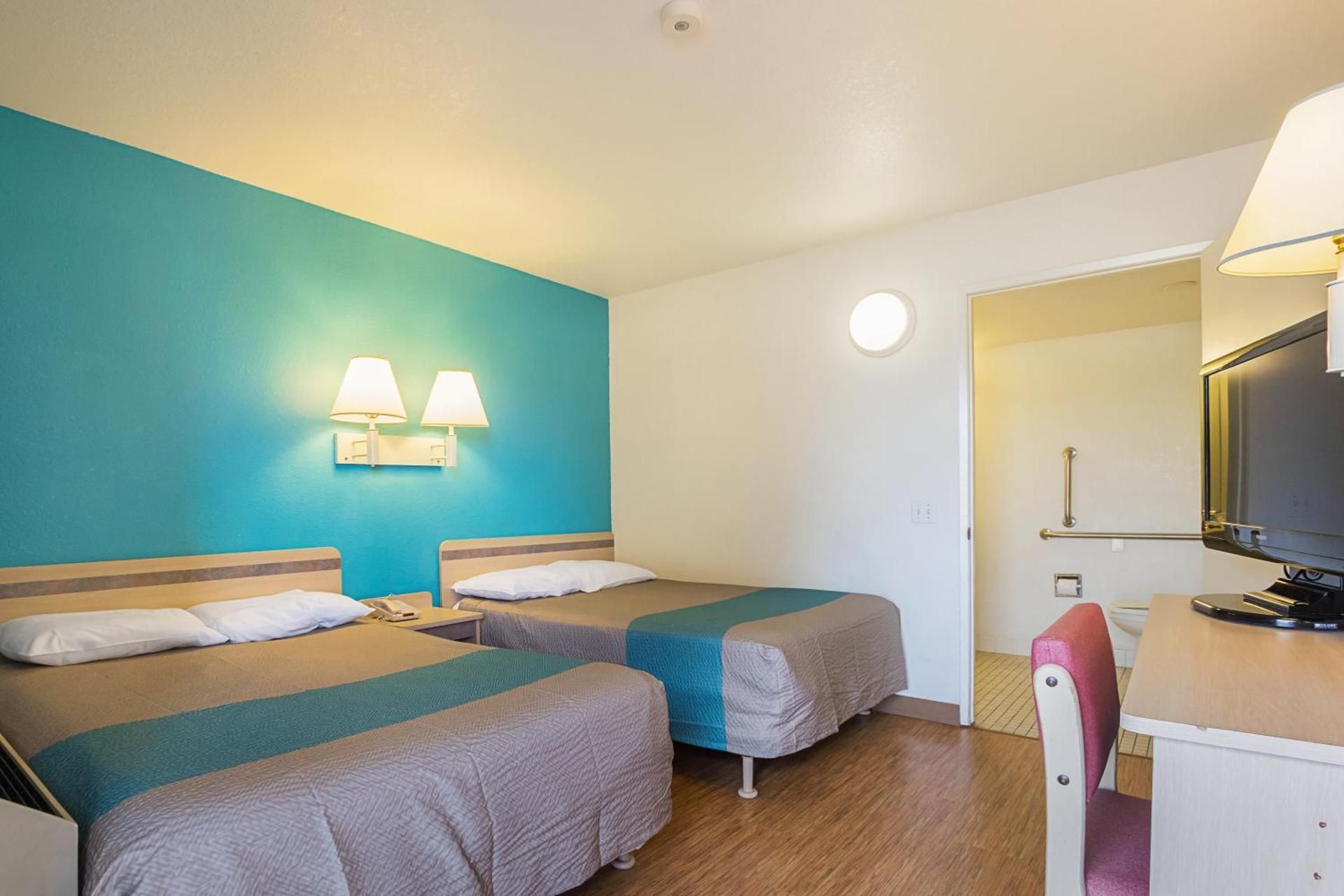 Quadruple Room - Disability Access - Smoking