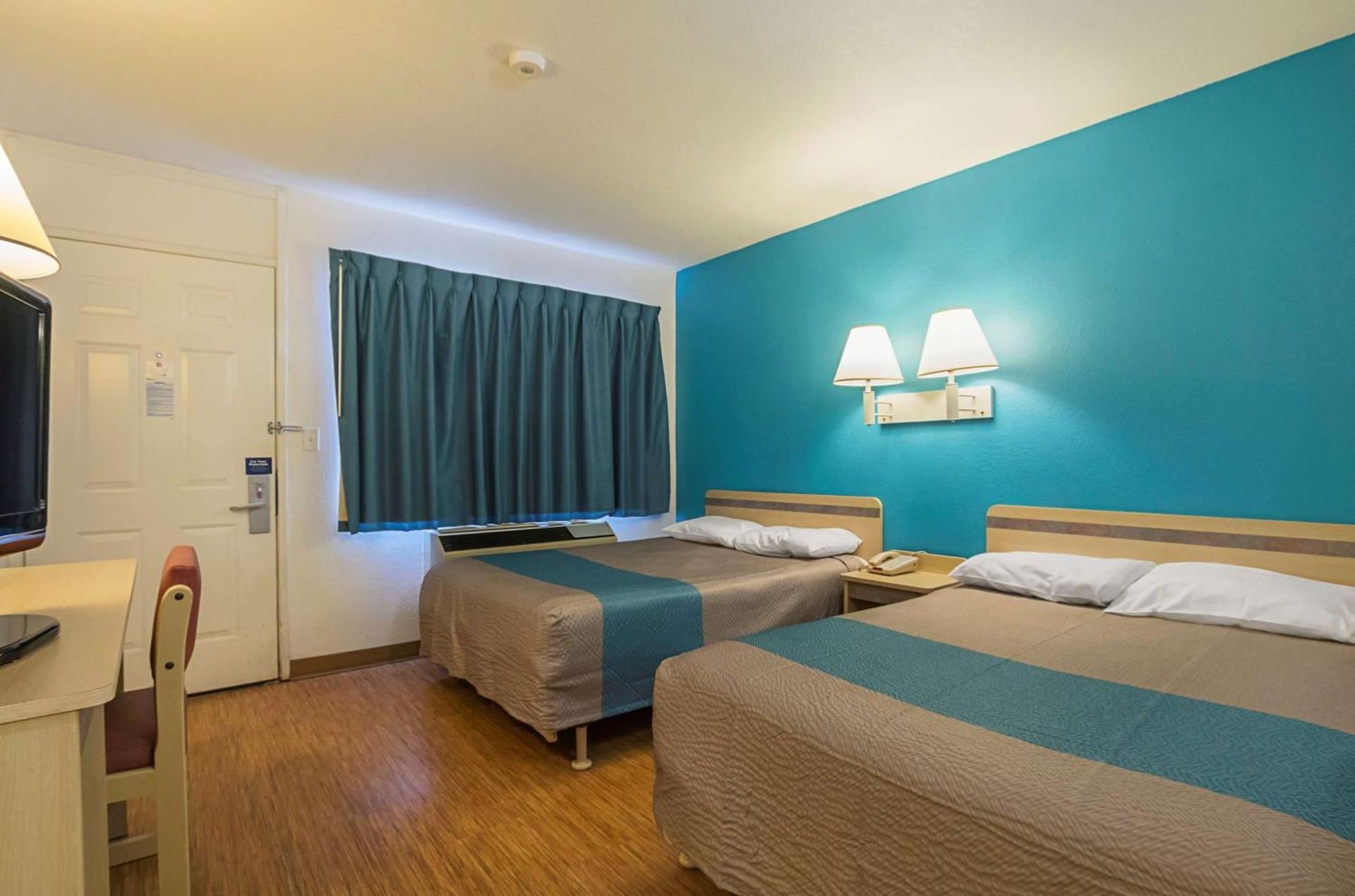 Quadruple Room - Non-Smoking