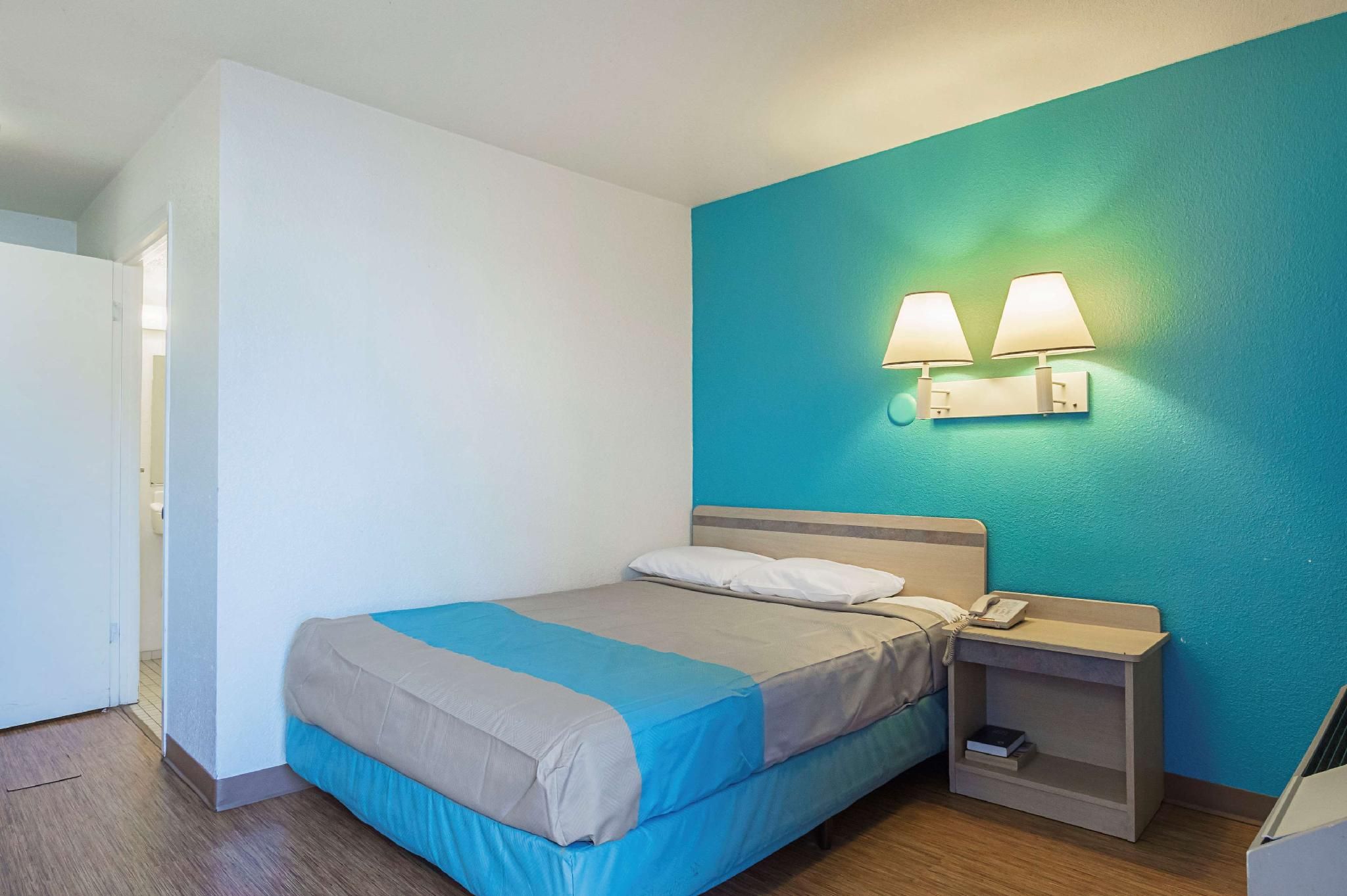 1 Queen Bed | Suite, Non-Smoking