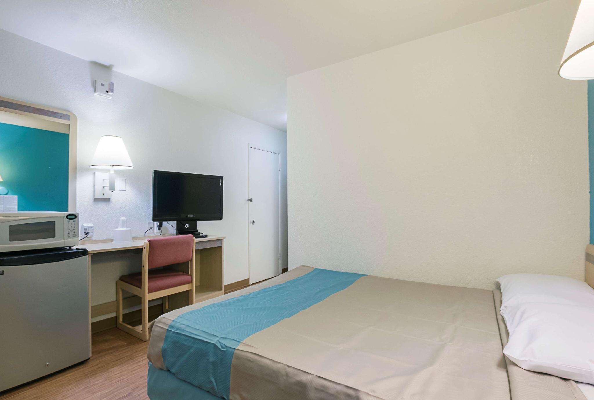 1 Queen Bed | Suite, Non-Smoking