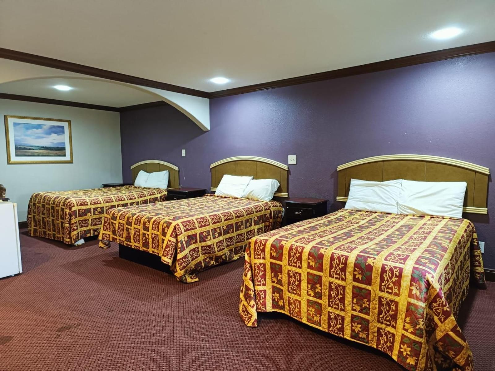 3 Full Beds Non-Smoking
