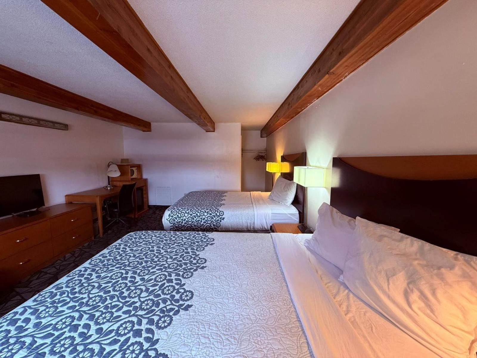 2 Queen Beds Non-Smoking