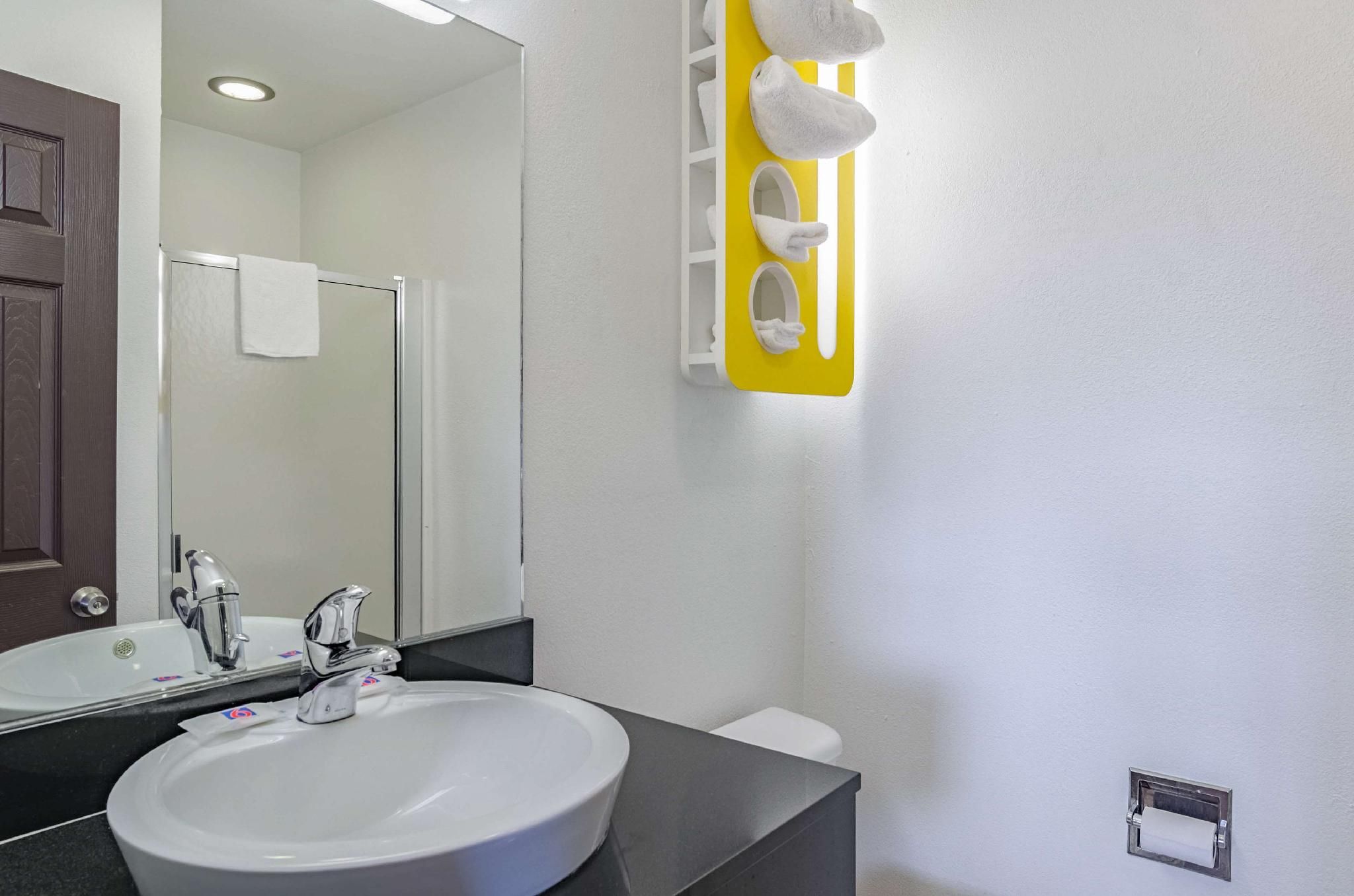 Motel 6 Riverton, WY 1 QUEEN BED | NON-SMOKING 3