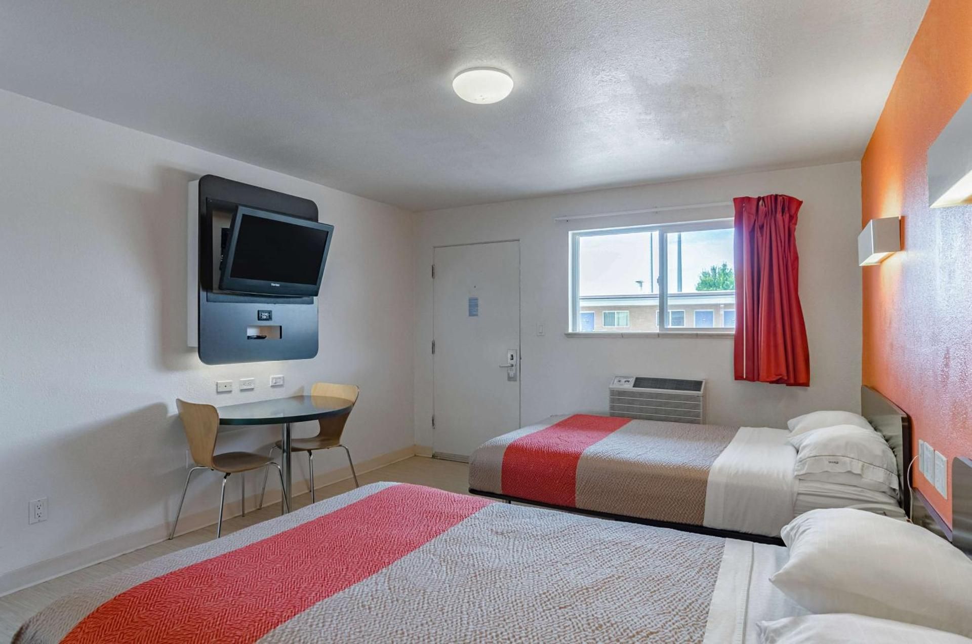 Deluxe Queen Room with Two Queen Beds - Non-Smoking