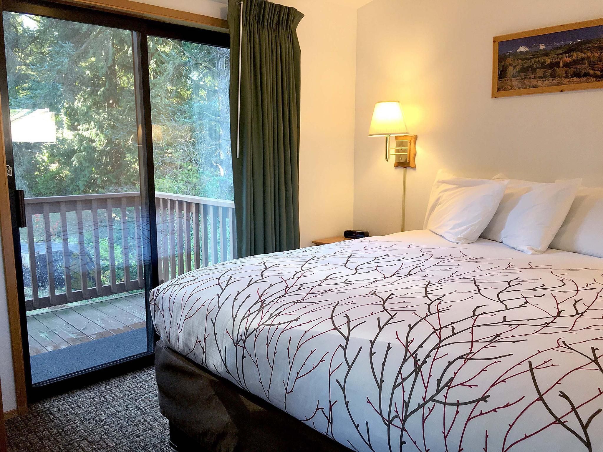 Cabin Deluxe - 2-Bedroom