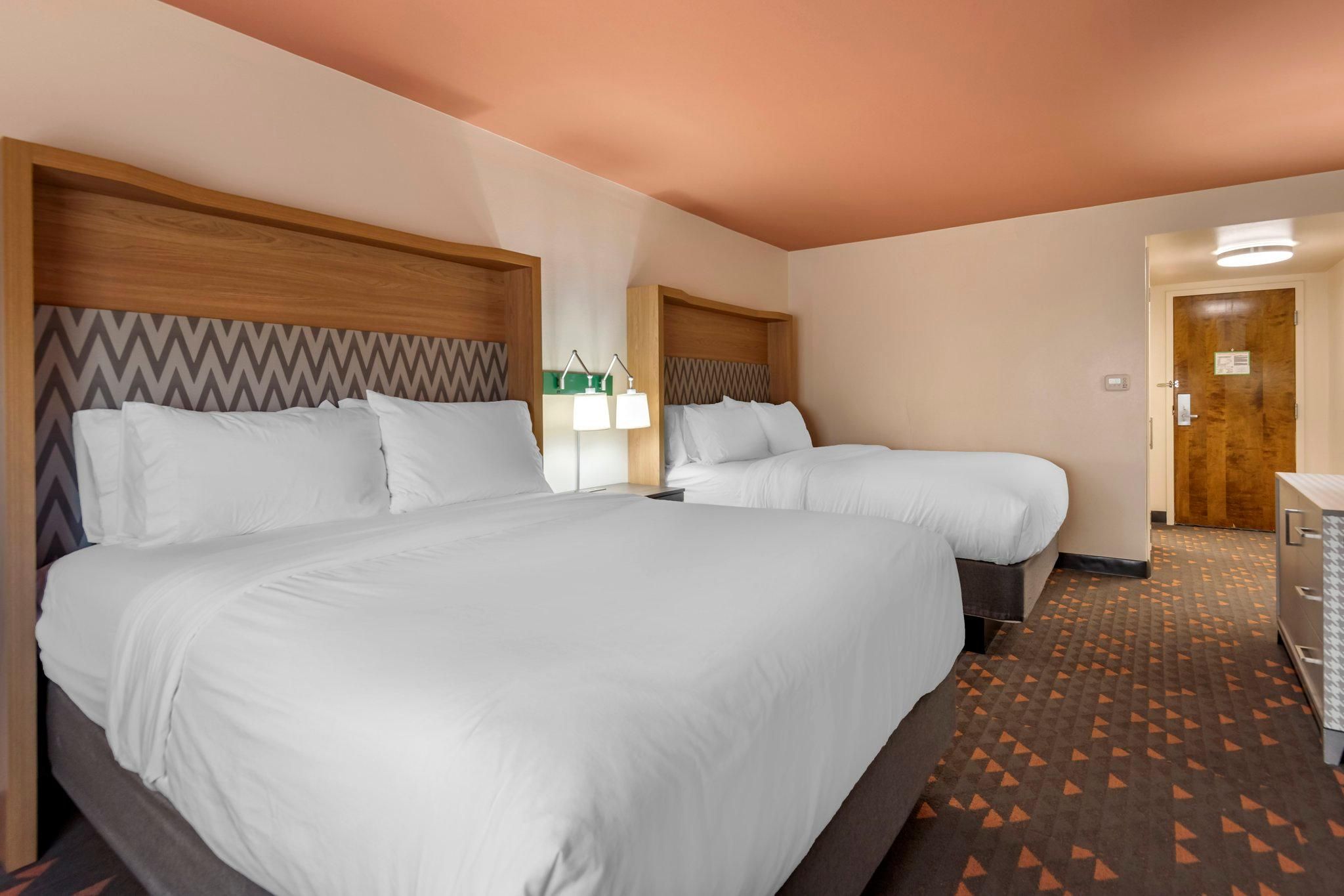 2 Queen Beds Non-Smoking