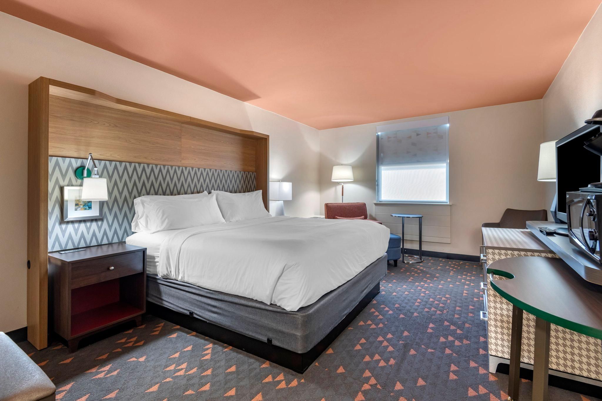 1 King Bed Standard Communication Accessible Roll Shower