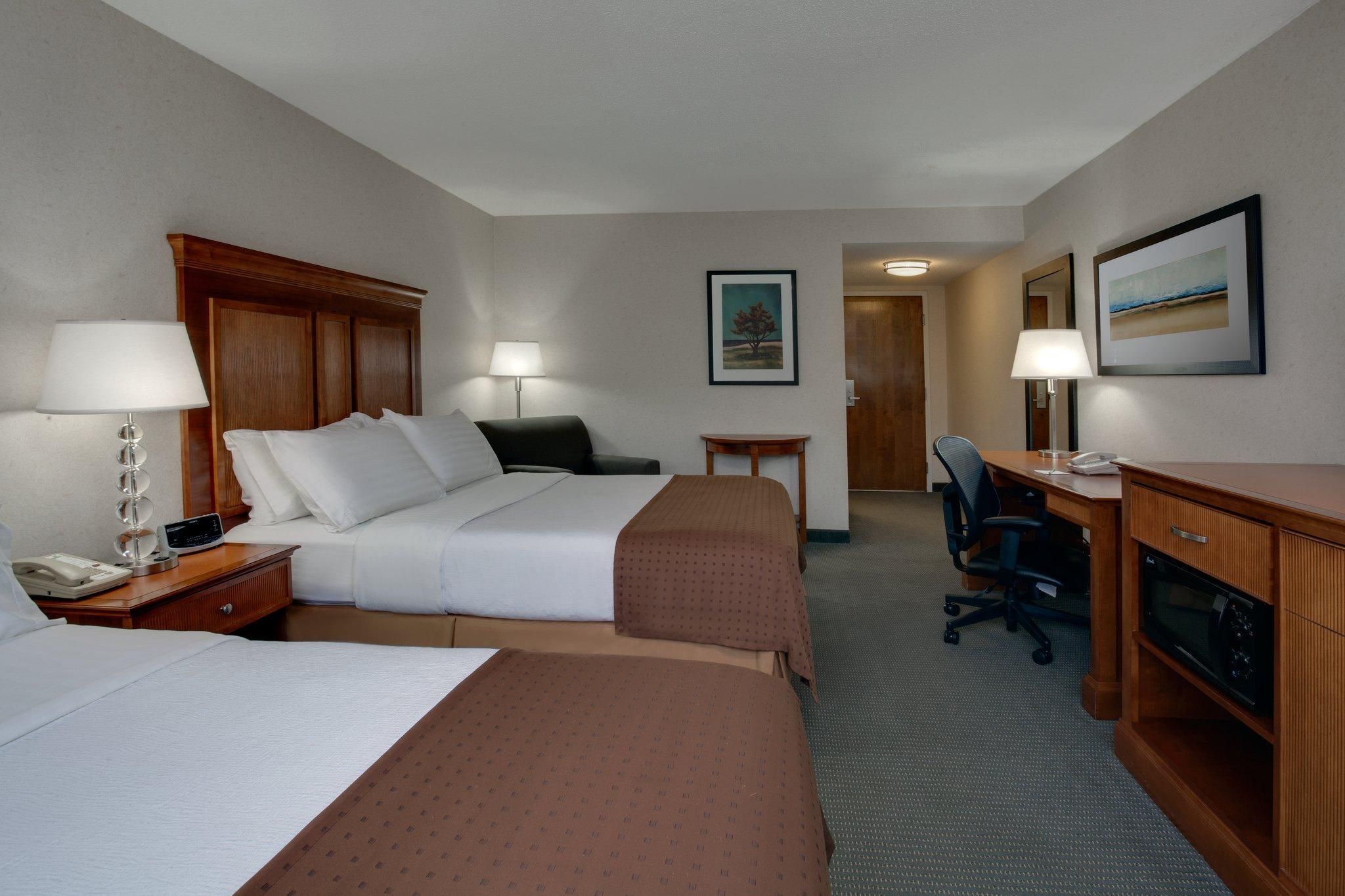 2 Bed Hearing Accessible Roll In Shower Non-Smoking